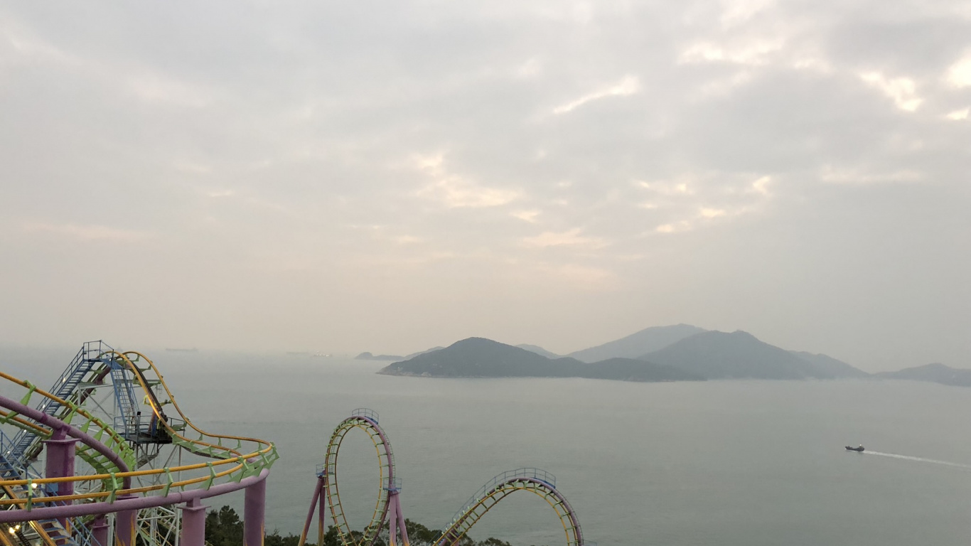 Обои достопримечательность, туризм, горки, досуг, аттракцион в разрешении 1366x768