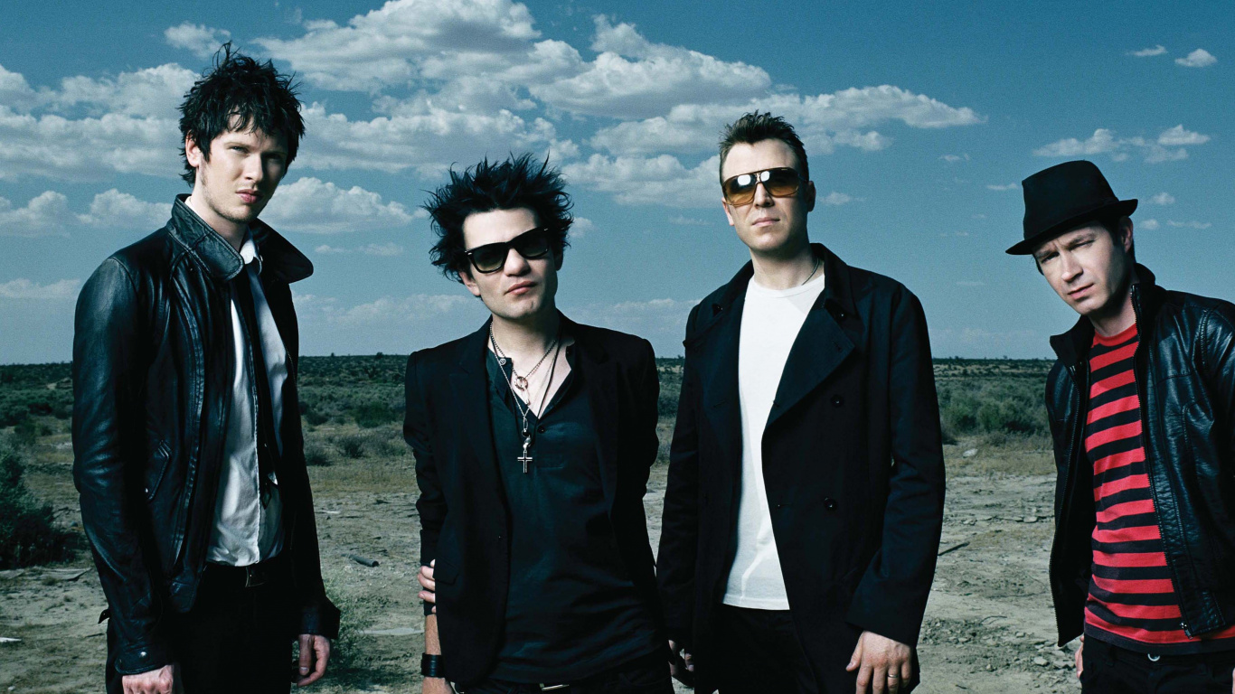 Обои Сумма 41, панк-рок, поп-панк, музыкальный ансамбль, социальная группа в разрешении 1366x768