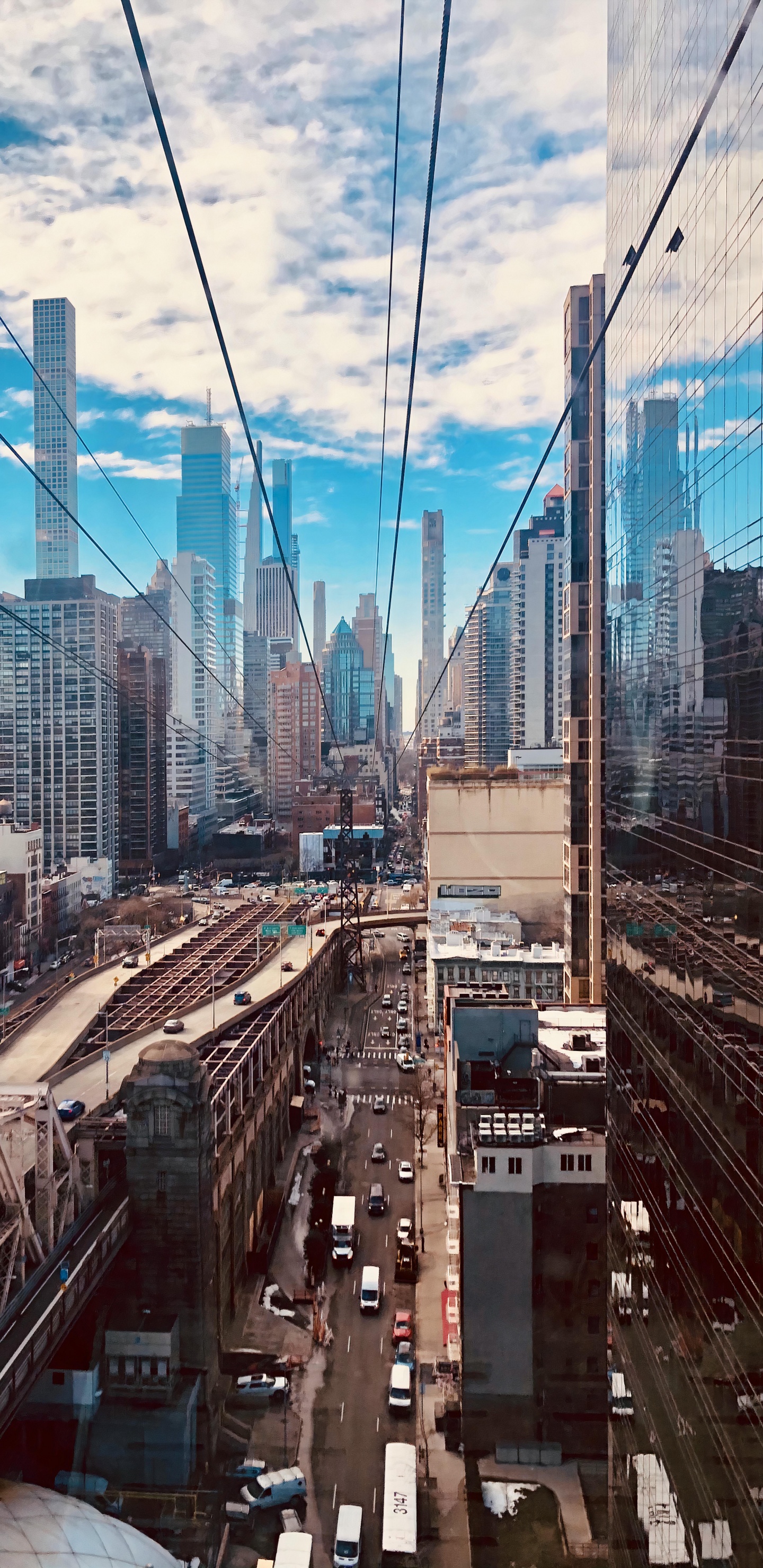 Обои четыре свободы, здание, небоскреб, легковые автомобили, вышка в разрешении 1440x2960