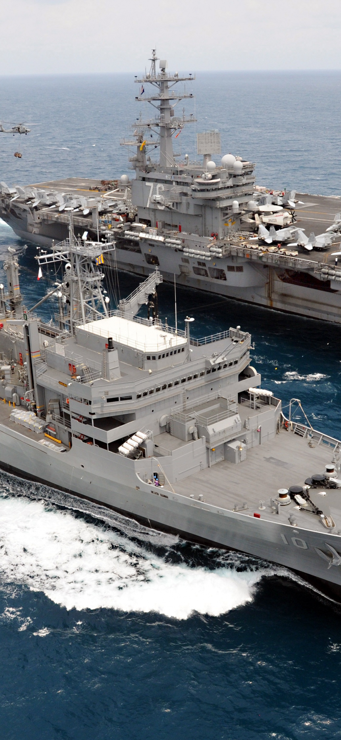 Обои быстрый боевой корабль поддержки, авианосец, USS Рональд Рейган, USN от моста, военно морской флот США в разрешении 1125x2436