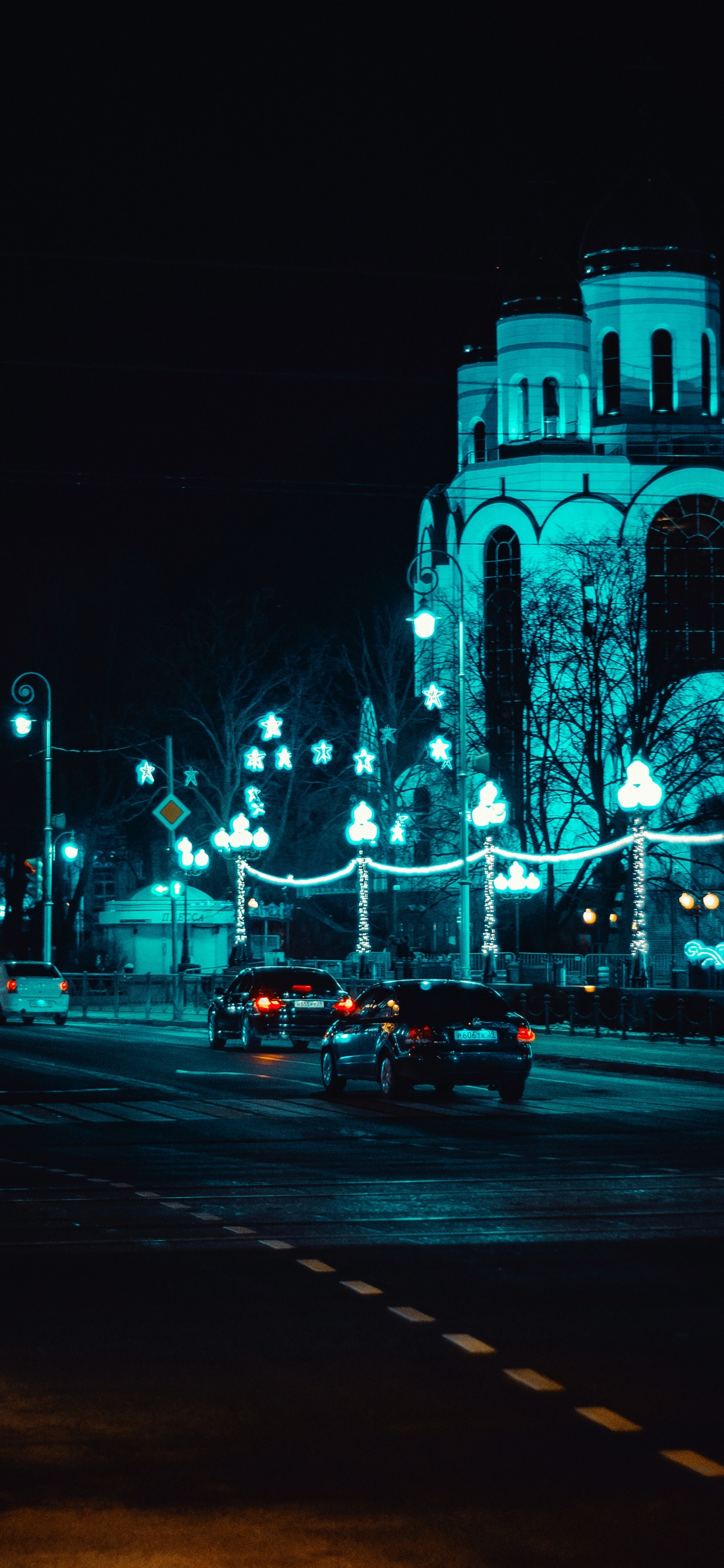 Обои авто, ночь, дорога, синий, ориентир в разрешении 1242x2688