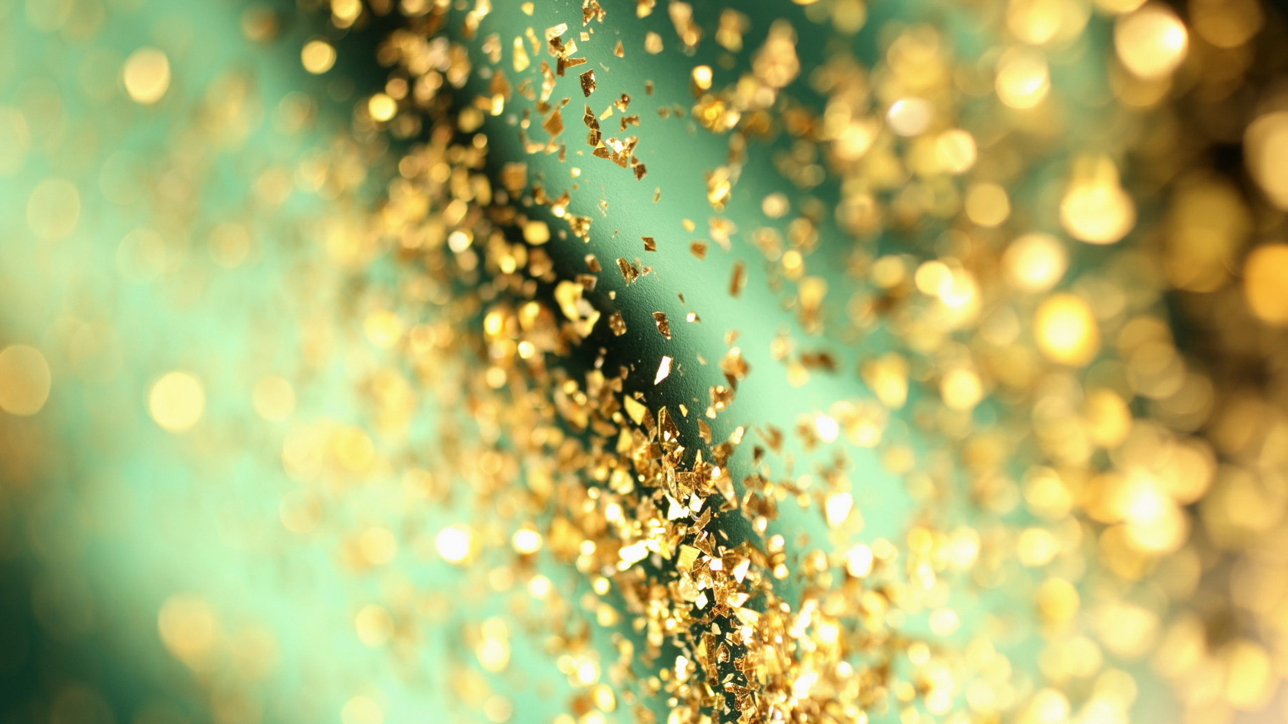 Обои вода, желтый, влага, крупный план, солнечный свет в разрешении 2560x1440