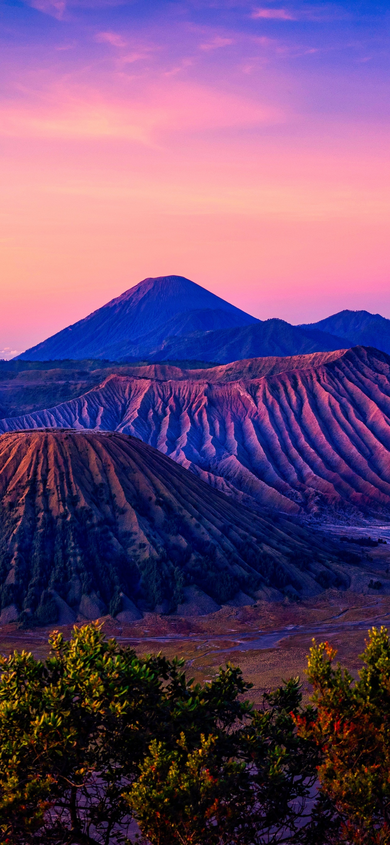 Обои Гора Бромо, вулкан, гора, дикая местность, нагорье в разрешении 1242x2688