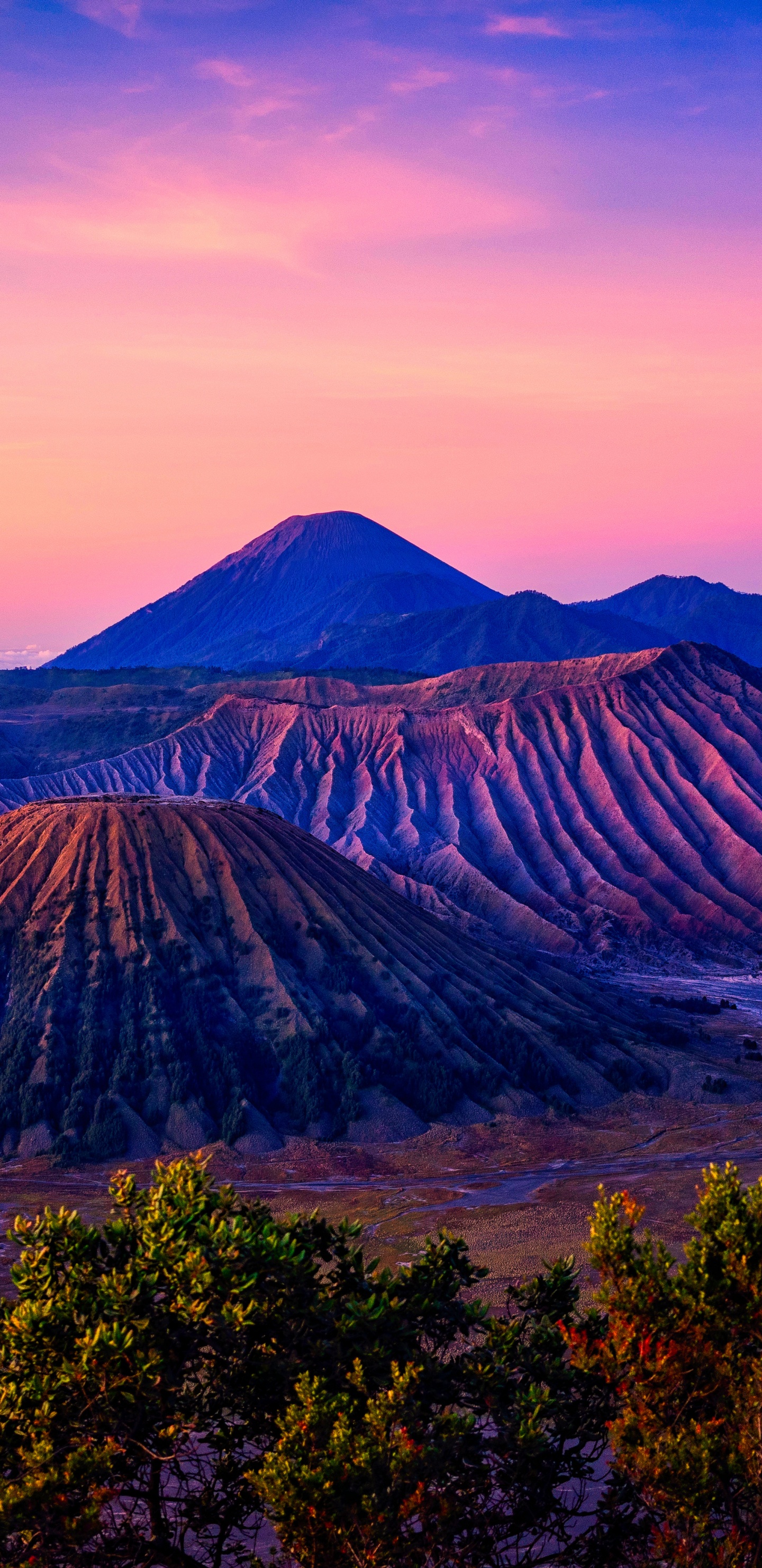 Обои Гора Бромо, вулкан, гора, дикая местность, нагорье в разрешении 1440x2960