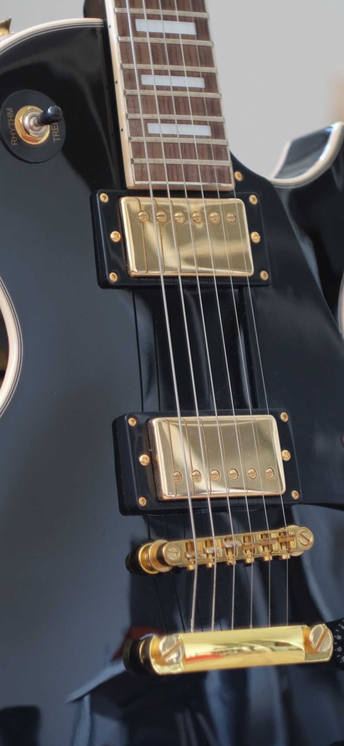 Обои электрогитара, гитара, басгитара, гитарист, акустическая гитара в разрешении 1125x2436