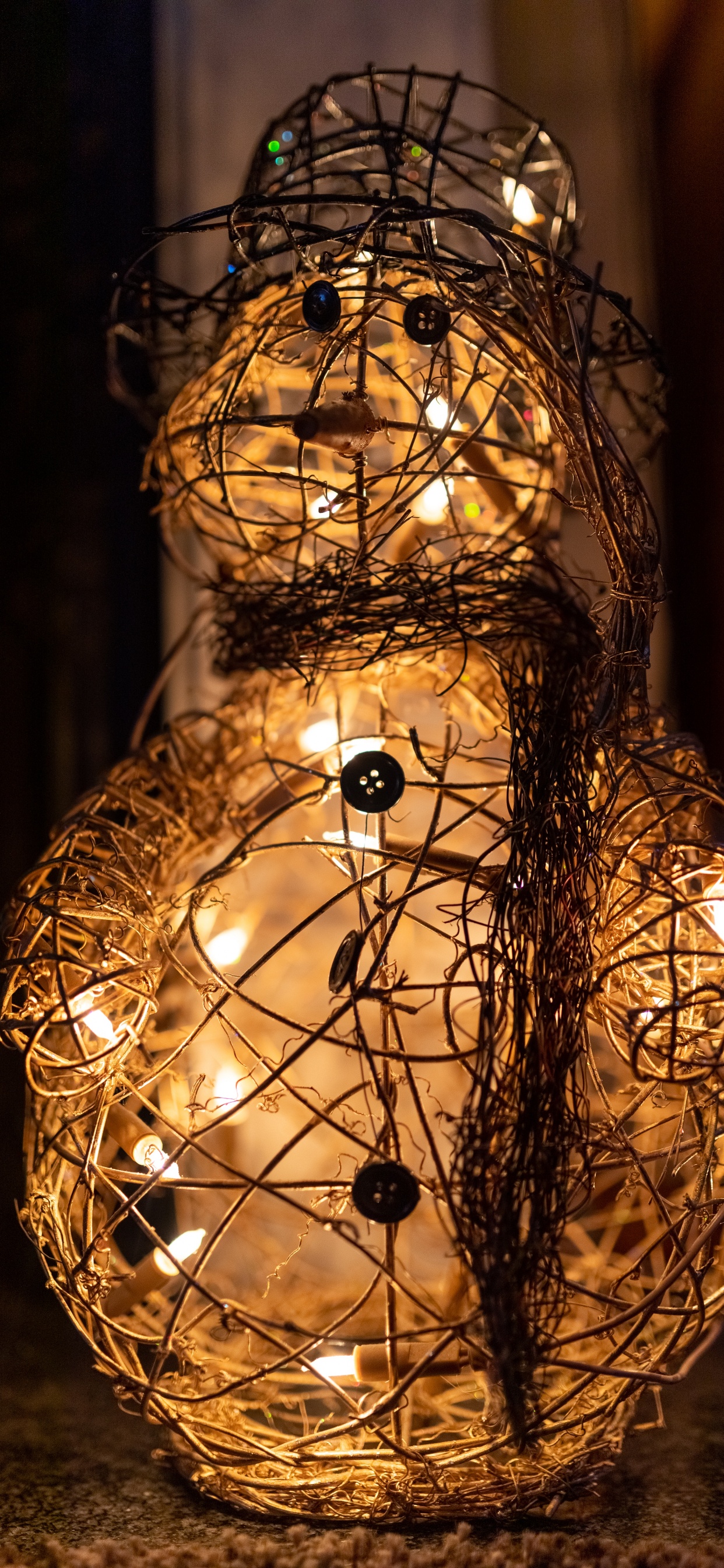 Обои свет, дизайн интерьера, волосы на лице, осветительная арматура, ночник в разрешении 1242x2688