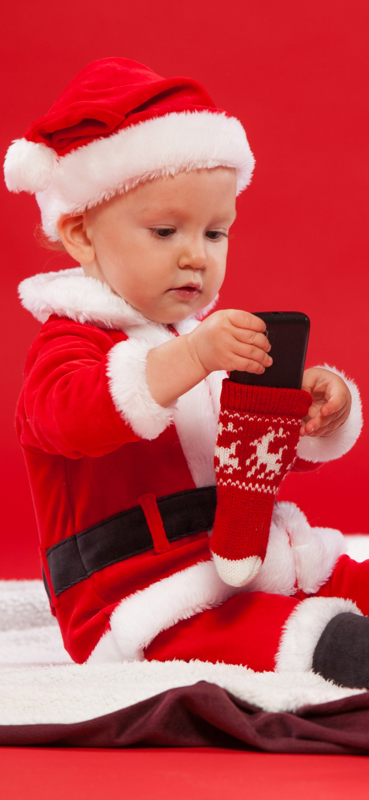 Обои Рождественский день, Санта-Клаус, подарок, Рождество, праздник в разрешении 1242x2688