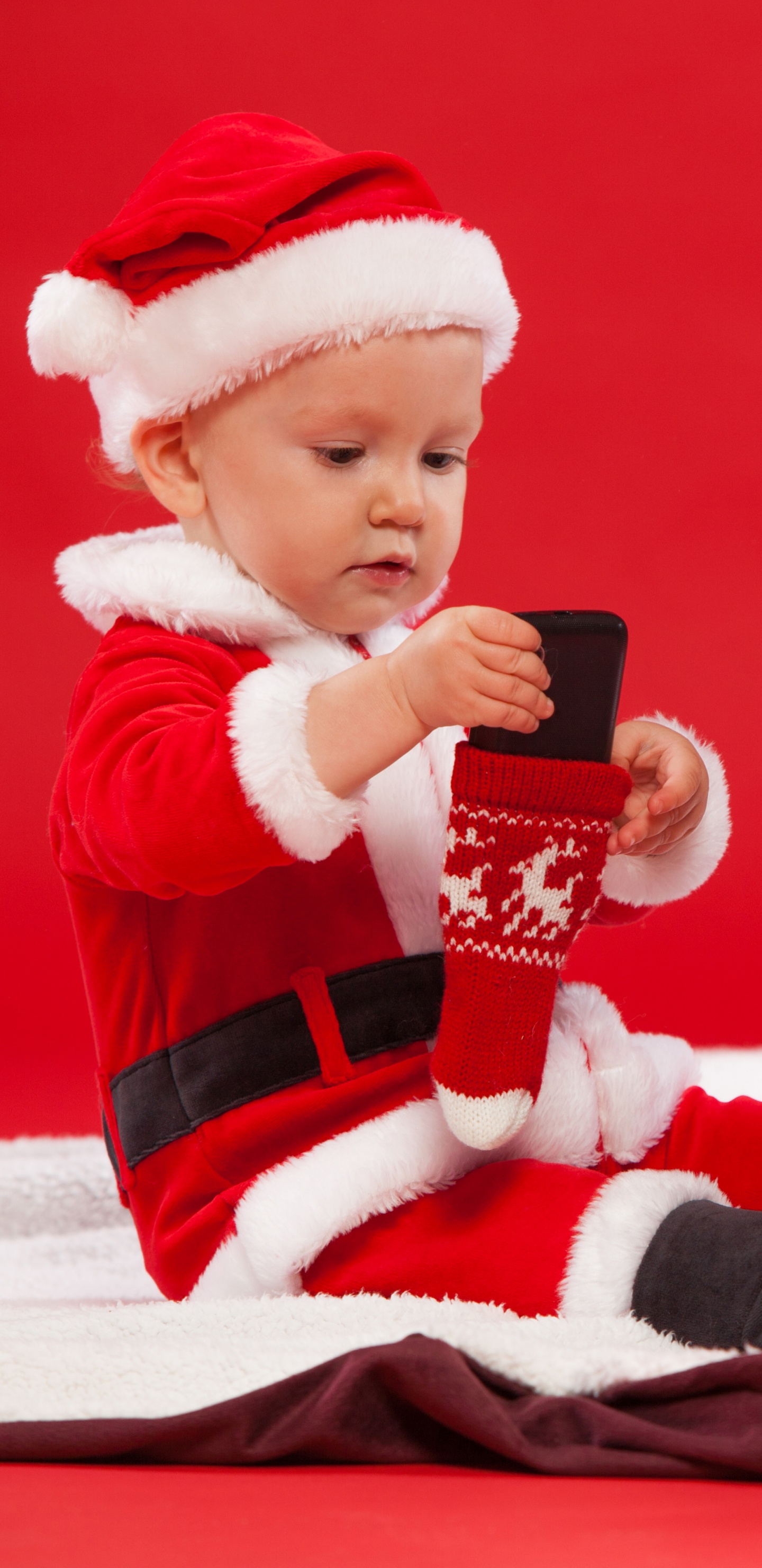 Обои Рождественский день, Санта-Клаус, подарок, Рождество, праздник в разрешении 1440x2960