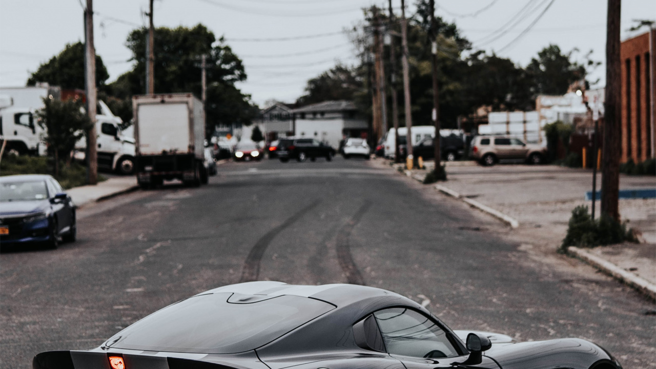 Обои легковые автомобили, суперкар, колесо, шина, автомобильное освещение в разрешении 1280x720