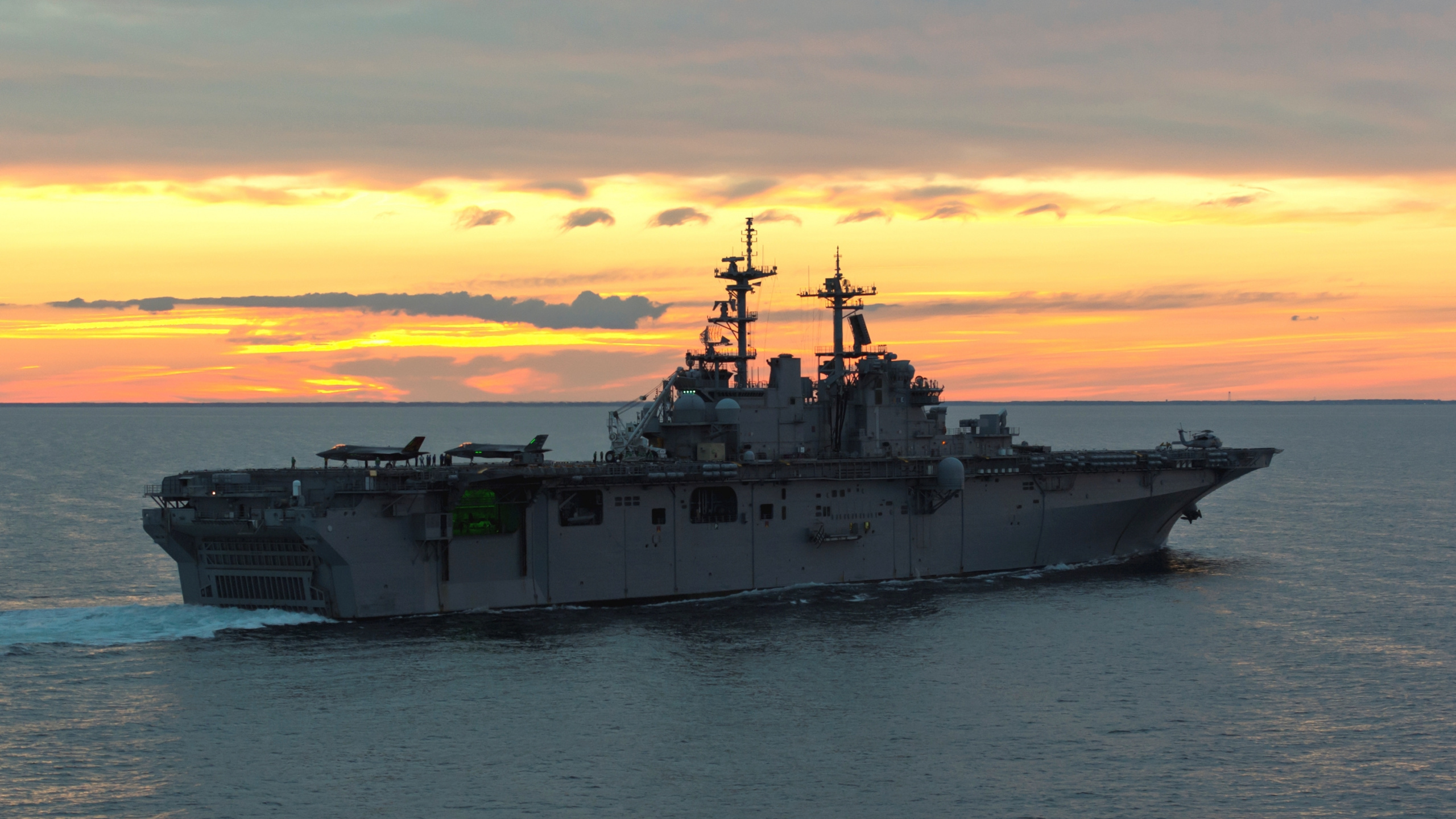 Обои корпус морской пехоты США, морское ведомство, пехотинцы, военный корабль, корабль в разрешении 2560x1440