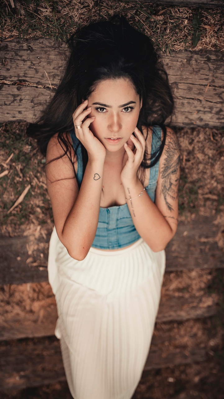 Обои красота, портрет, лицо, волосы, кожа в разрешении 720x1280