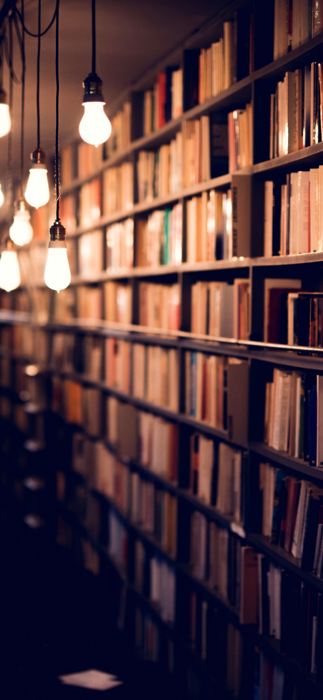 Обои работа, книга, стеллаж, архитектура, этажерка в разрешении 1125x2436