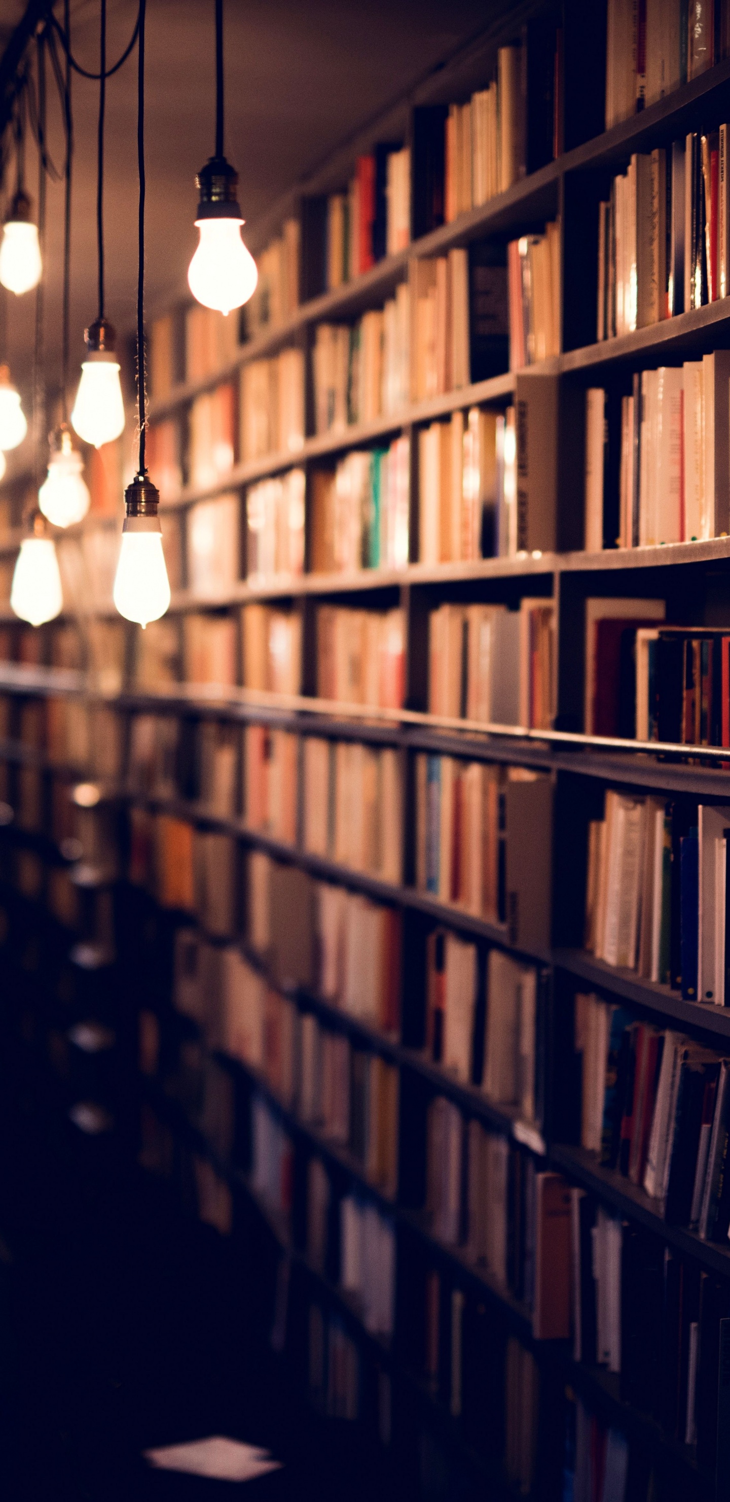 Обои на айфон книги
