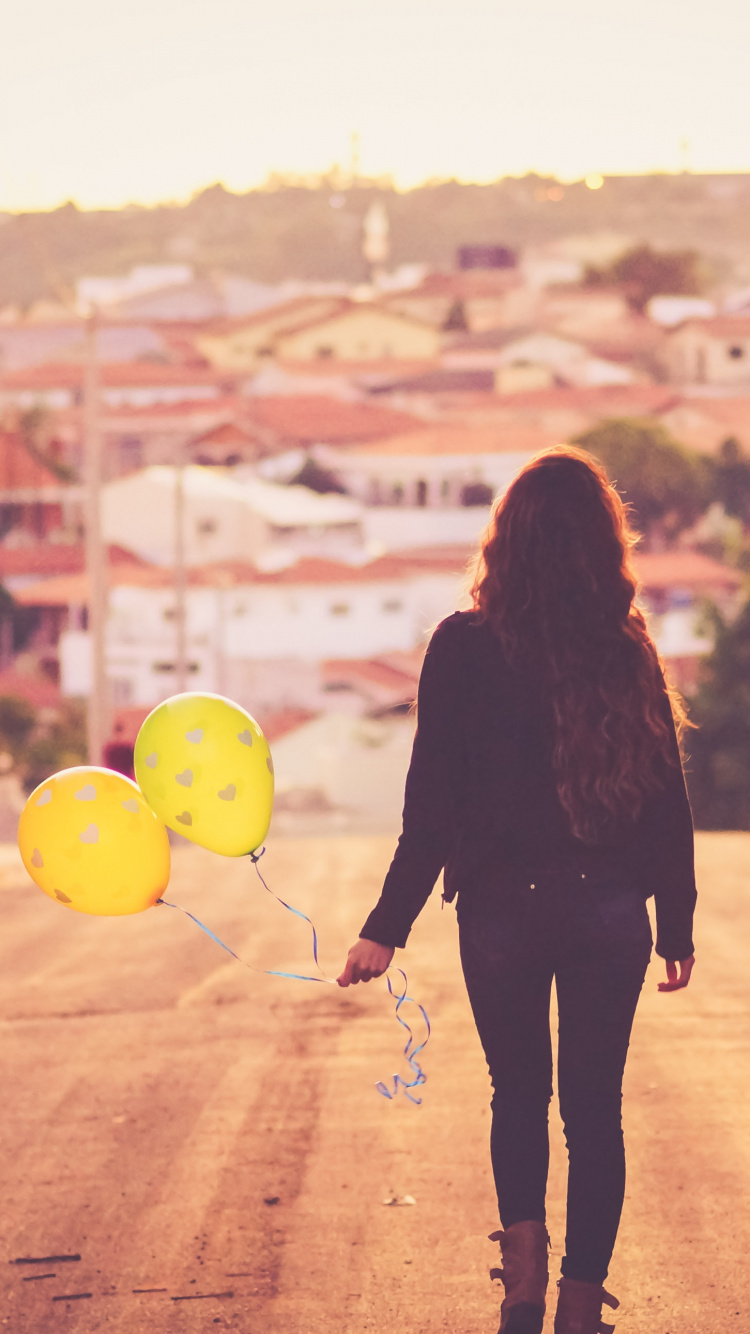 Обои желтый, свет, красота, солнечный свет, городской район в разрешении 750x1334