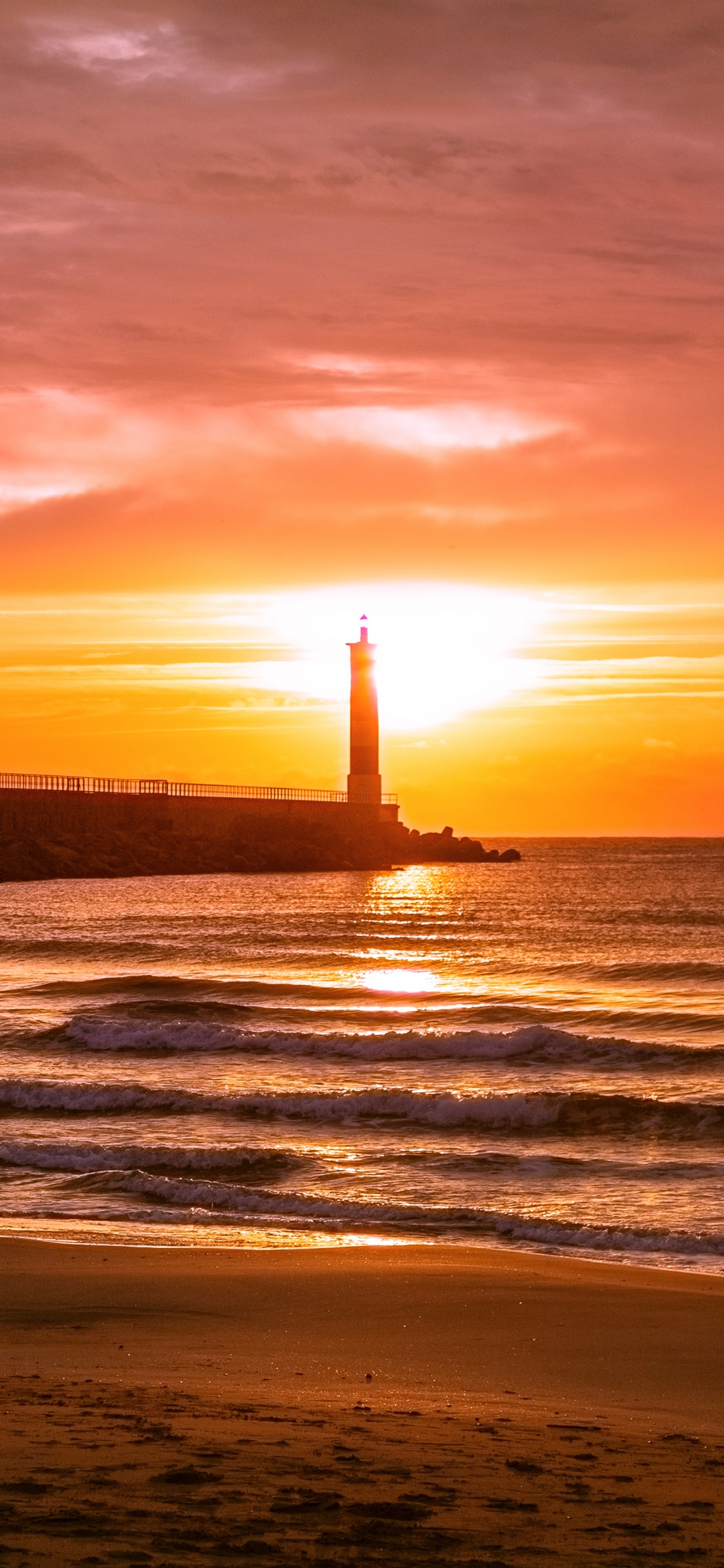 Обои закат, горизонт, послесвечение, море, восход солнца в разрешении 1125x2436