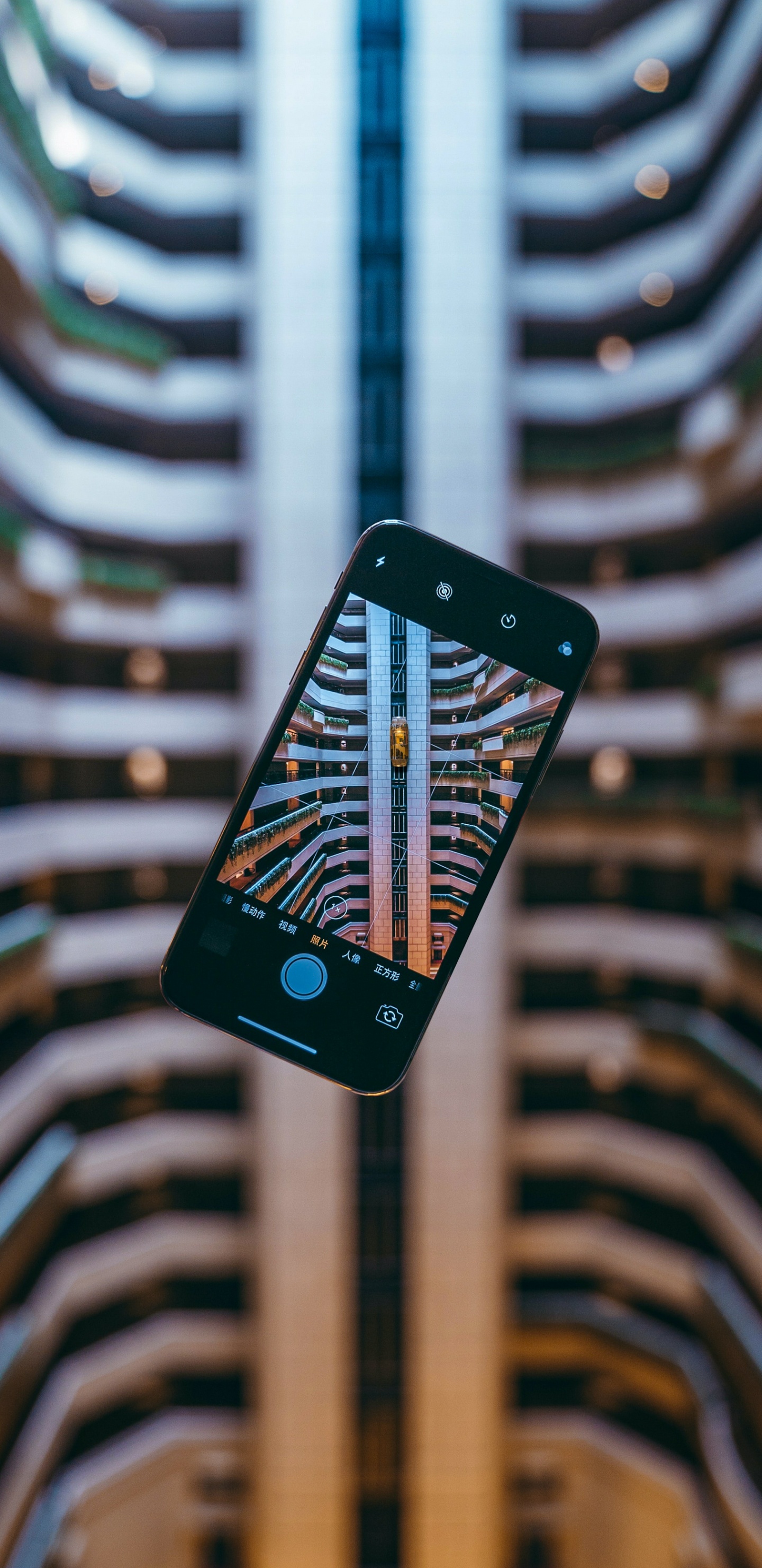 Обои смартфон, телефон, автомобильное освещение, коммуникационное устройство, треугольник в разрешении 1440x2960