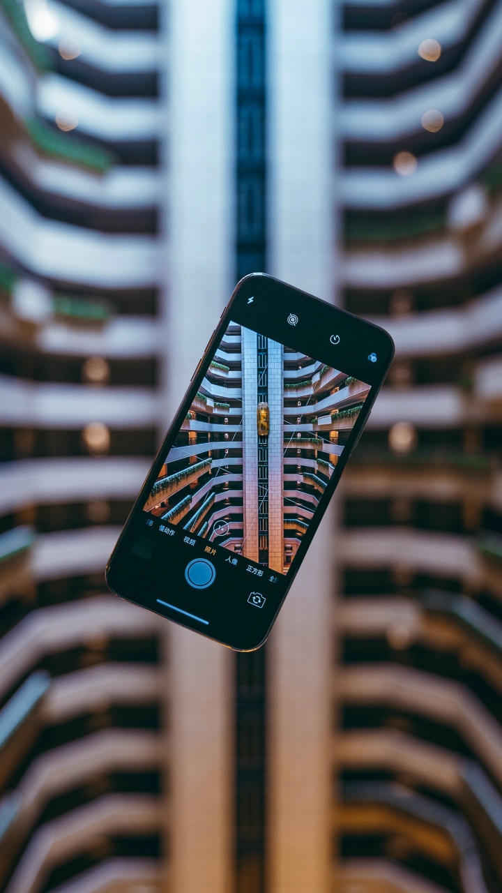 Обои смартфон, телефон, автомобильное освещение, коммуникационное устройство, треугольник в разрешении 720x1280