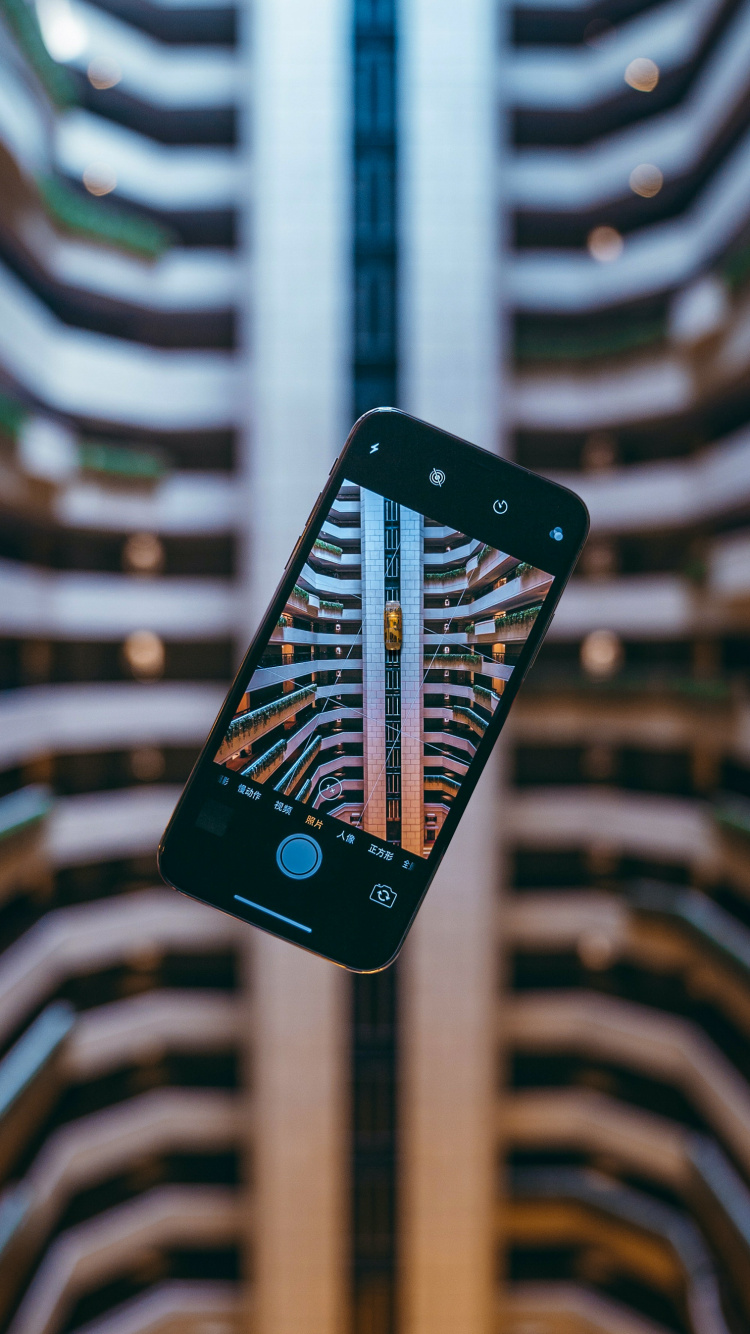 Обои смартфон, телефон, автомобильное освещение, коммуникационное устройство, треугольник в разрешении 750x1334