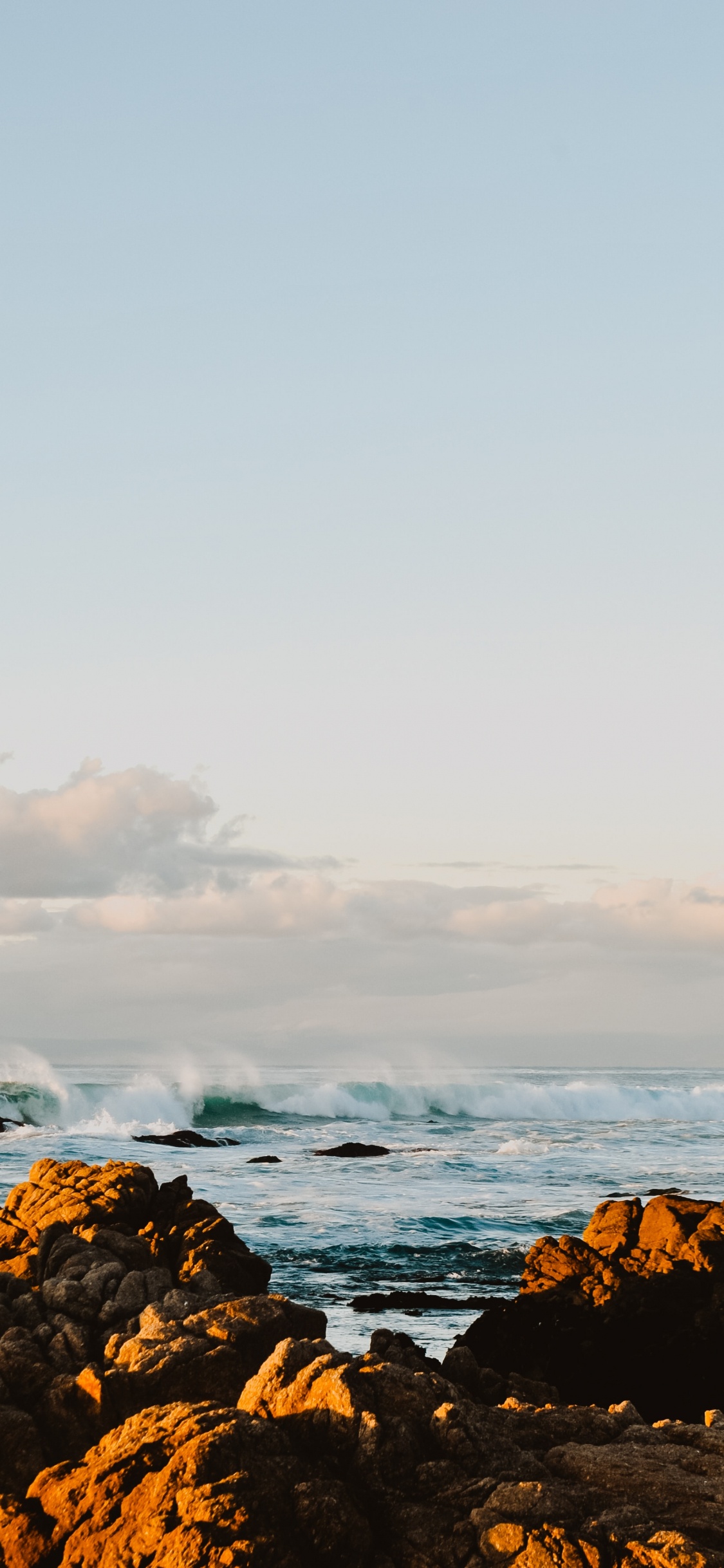 Обои водоем, море, волна, океан, горизонт в разрешении 1125x2436