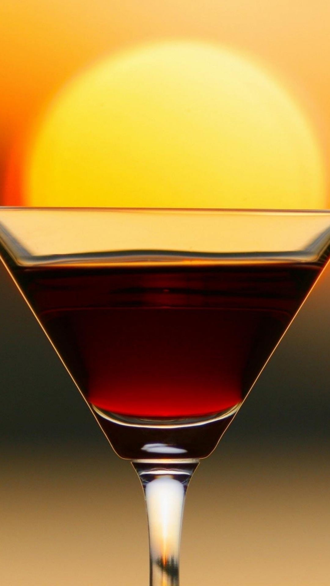 Обои напиток, классический коктейль, крепкий спиртной напиток, Манхеттен, коктейль в разрешении 1080x1920