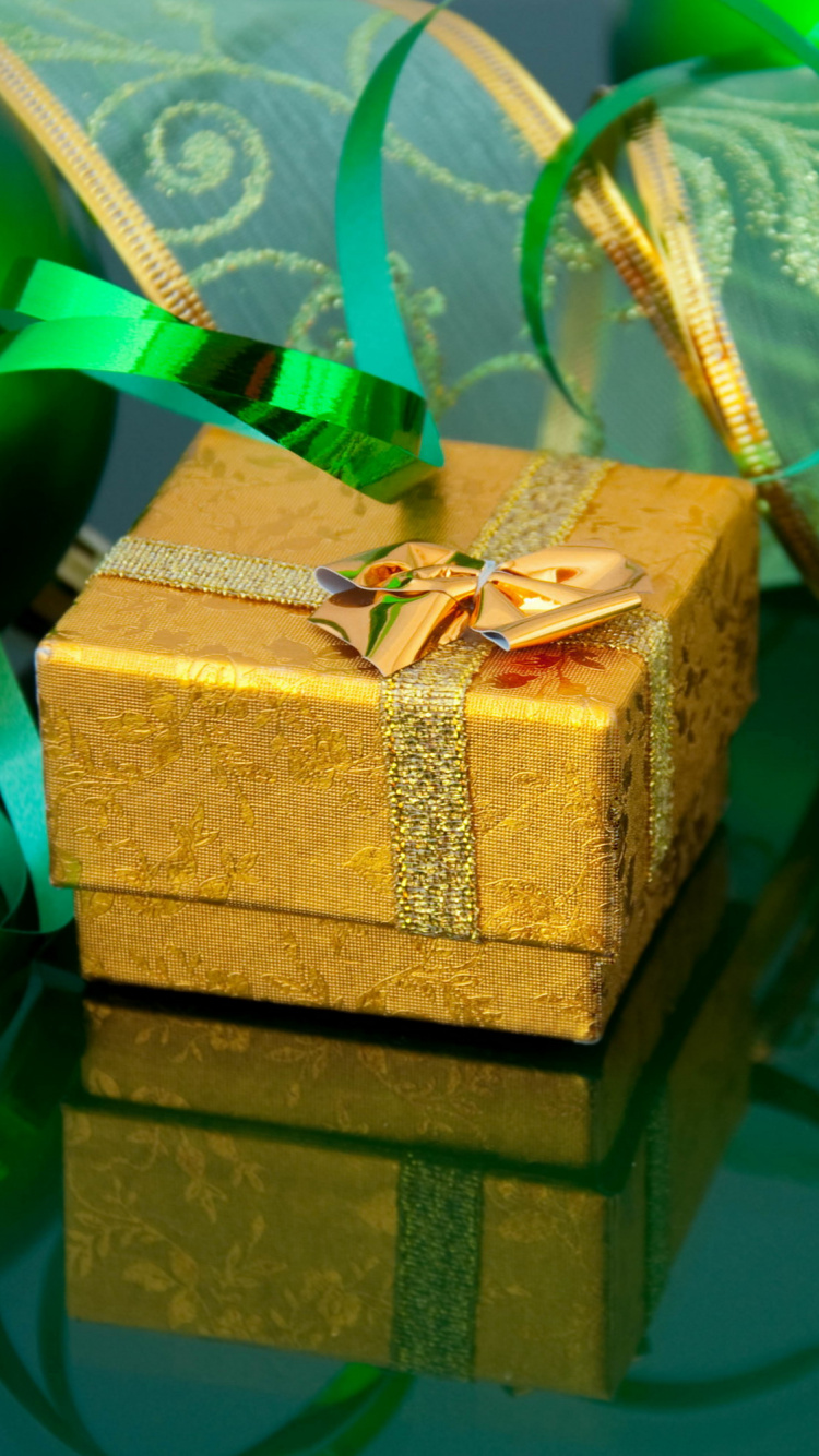 Обои Рождественский день, рождественский орнамент, Новый год, Рождественские украшения, праздник в разрешении 750x1334