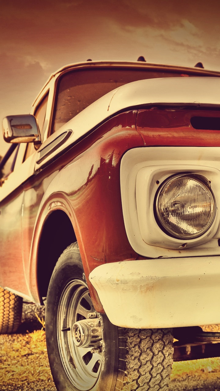 Обои авто, старинная машина, классический автомобиль, старинный автомобиль, отражение в разрешении 720x1280