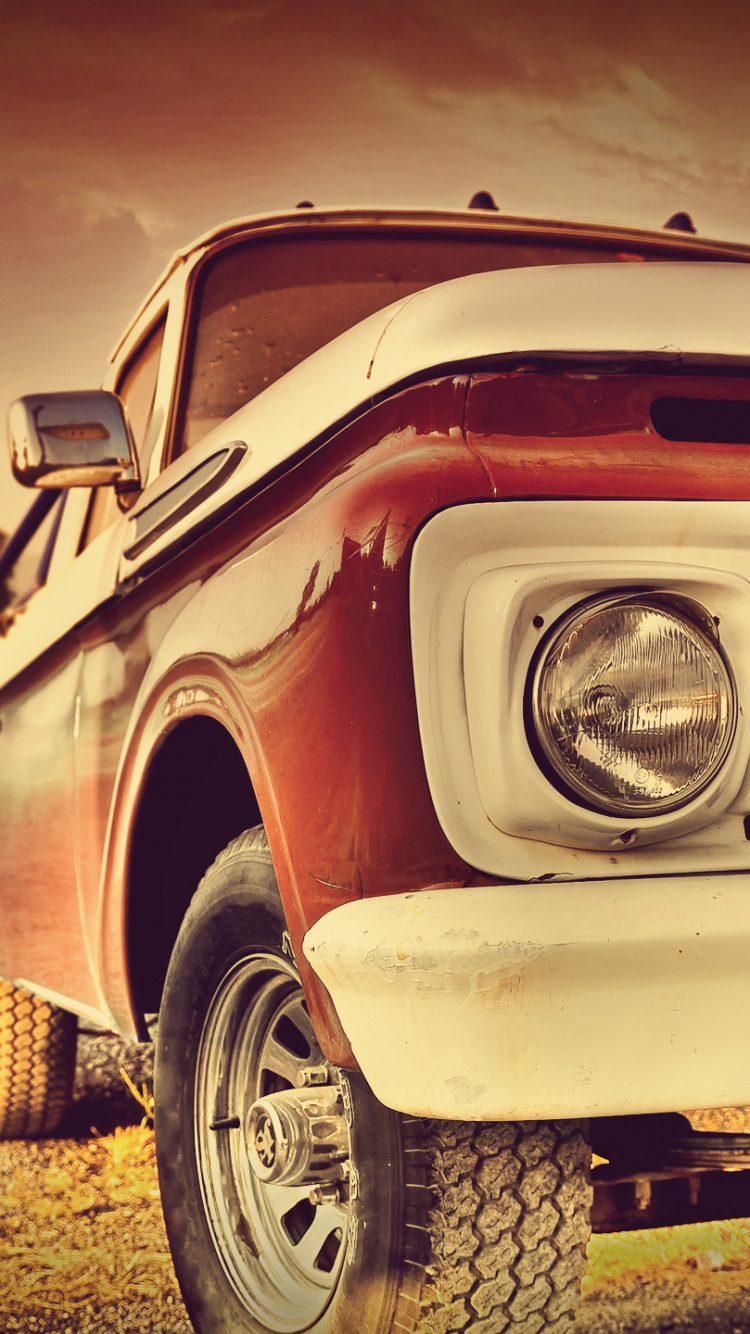 Обои авто, старинная машина, классический автомобиль, старинный автомобиль, отражение в разрешении 750x1334