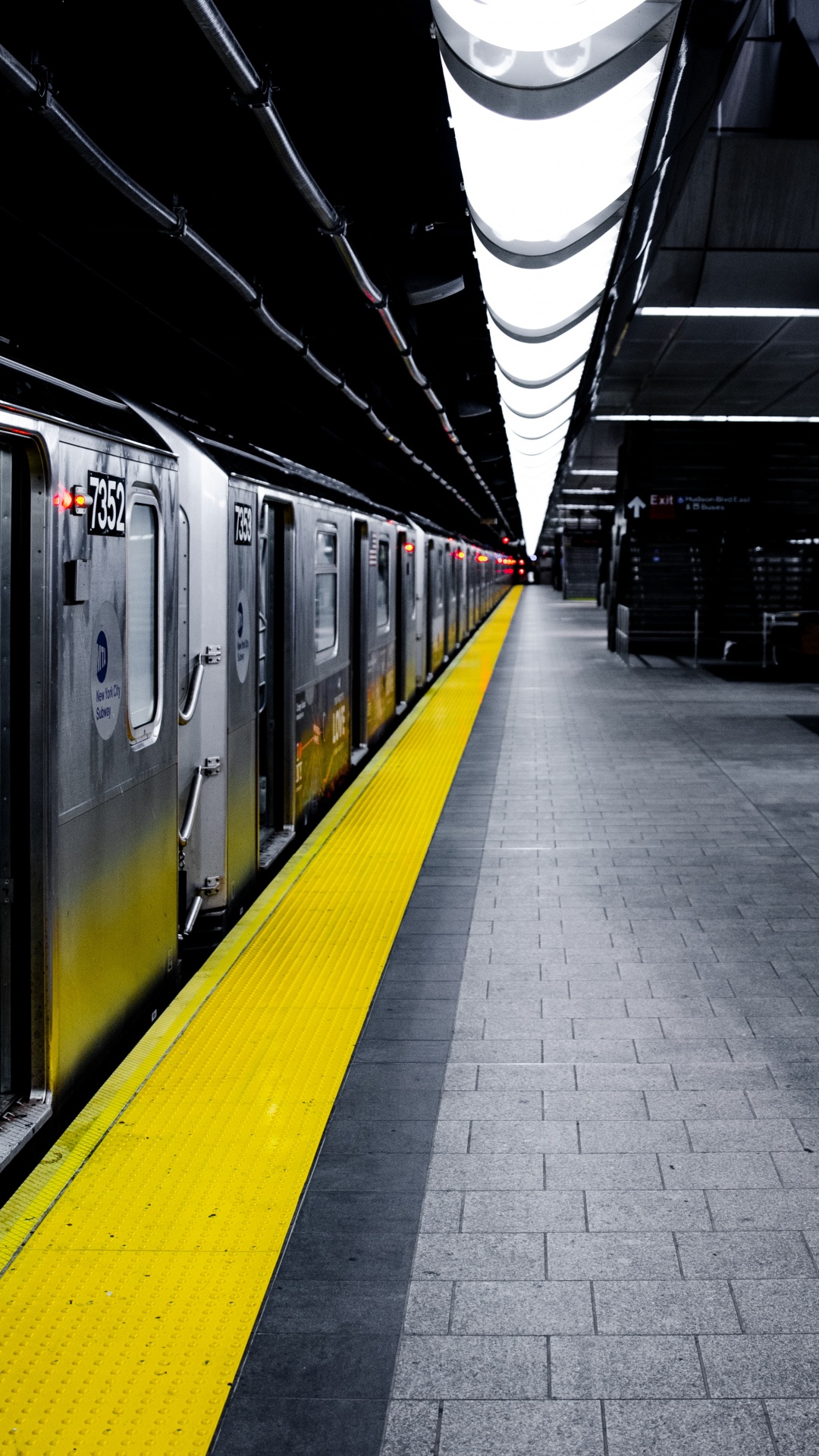 Обои скоростной транспорт, поезд, железнодорожный транспорт, железнодорожный вокзал, транспорт в разрешении 1080x1920