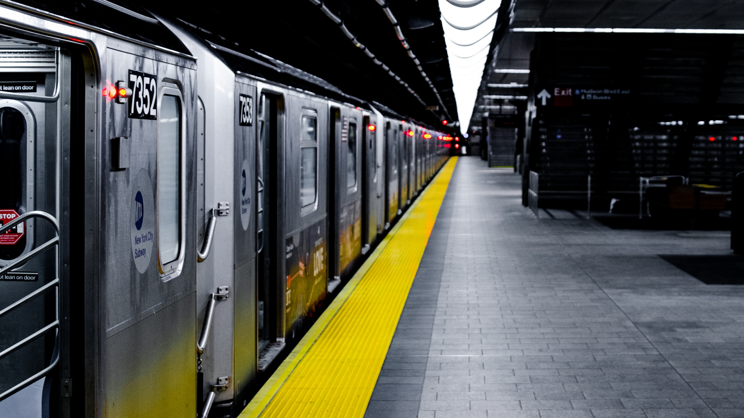 Обои скоростной транспорт, поезд, железнодорожный транспорт, железнодорожный вокзал, транспорт в разрешении 2560x1440