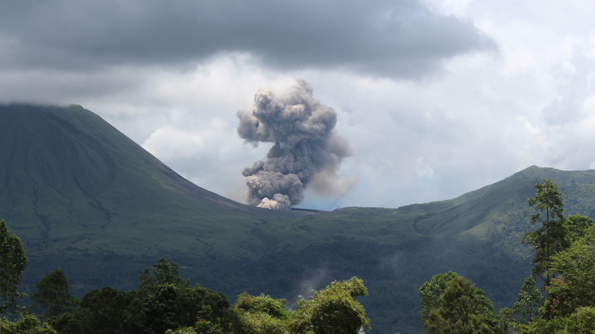 Обои нагорье, Вильяррика, Локон-Empung, пейзажи гор, вулкан в разрешении 1920x1080