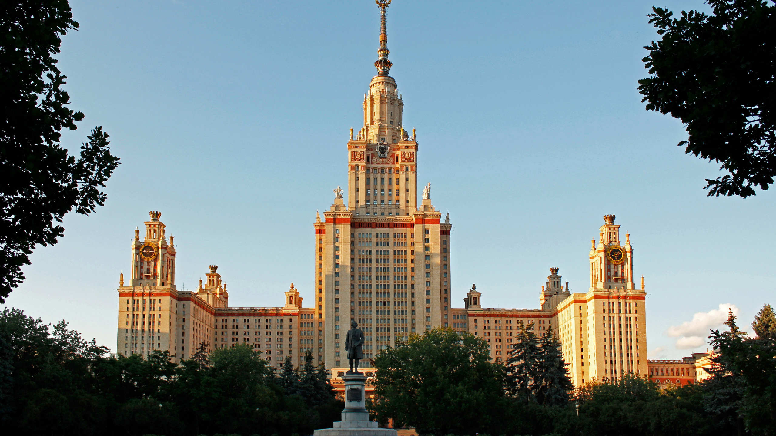 Обои Московский государственный университет, Университет, ориентир, город, городской район в разрешении 2560x1440