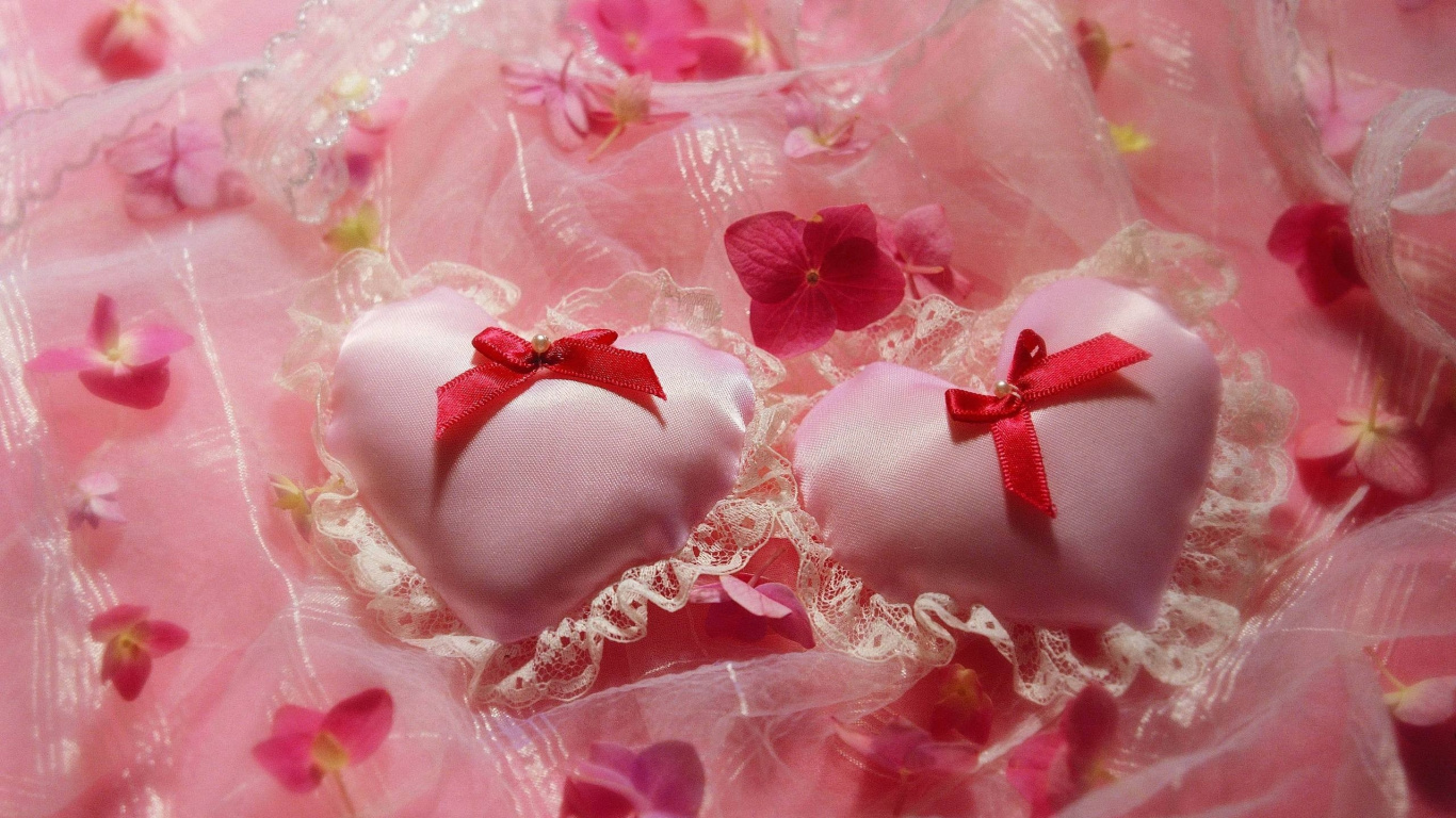 Обои розовый, лепесток, сердце, сладость, любовь в разрешении 1366x768