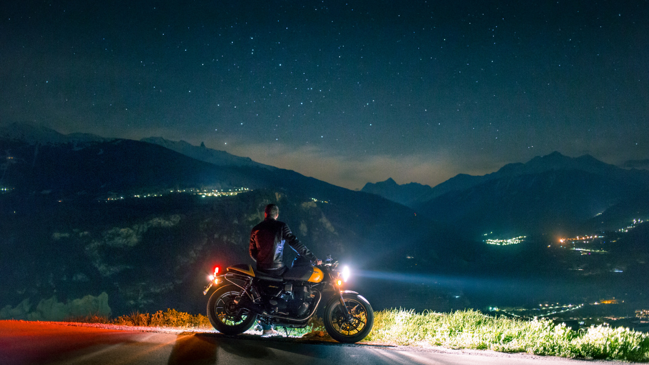 Обои мотоцикл, ночь, облако, горный хребет, космос в разрешении 1280x720