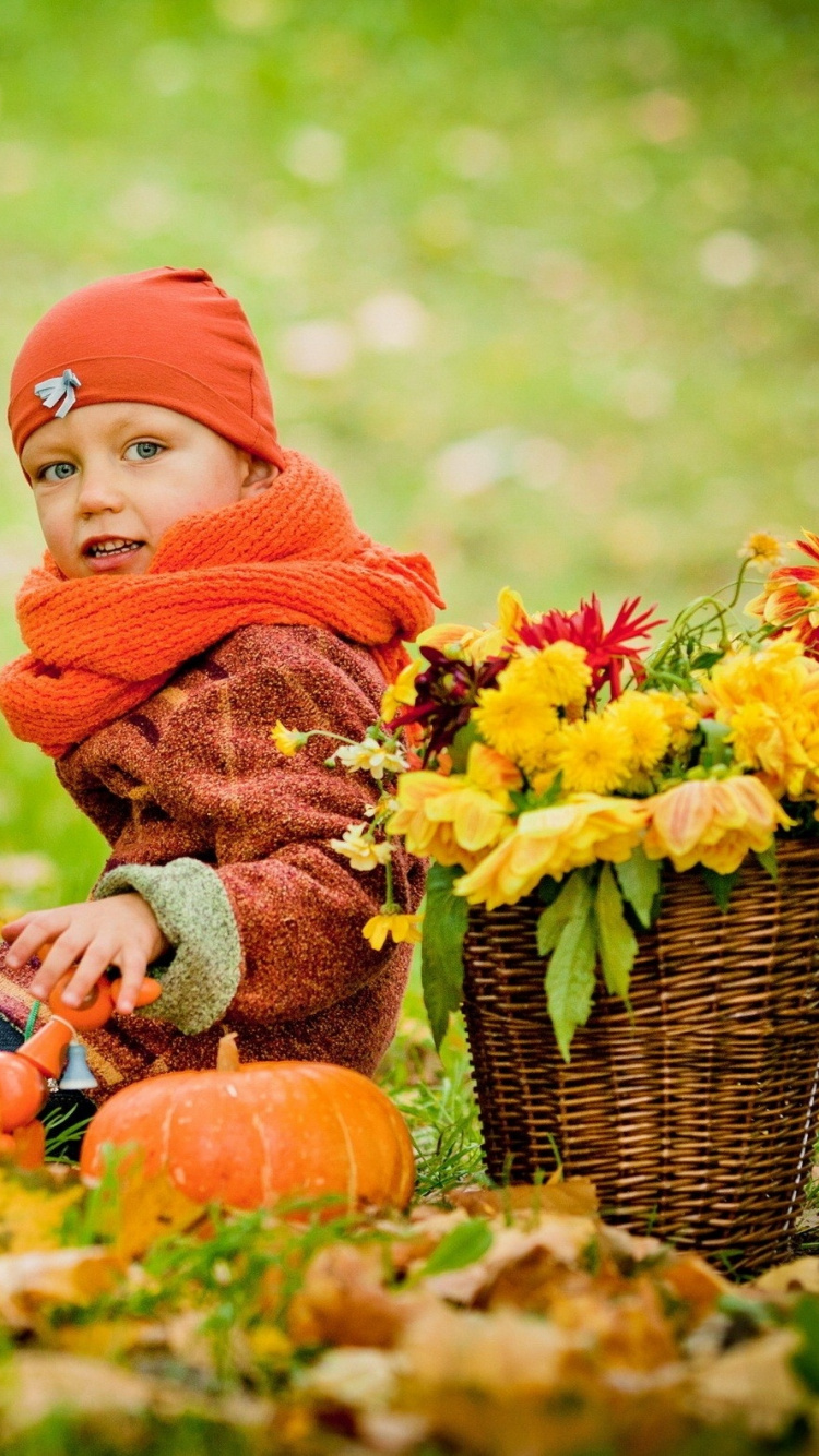 Обои осень, ребенок, газон, девушка, листья в разрешении 750x1334