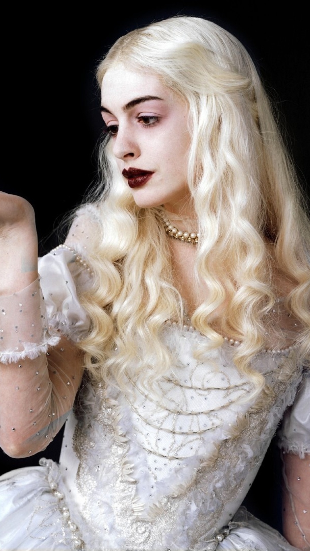 Обои Алиса в стране чудес, безумный Шляпник, Представление, певица, актер в разрешении 1080x1920