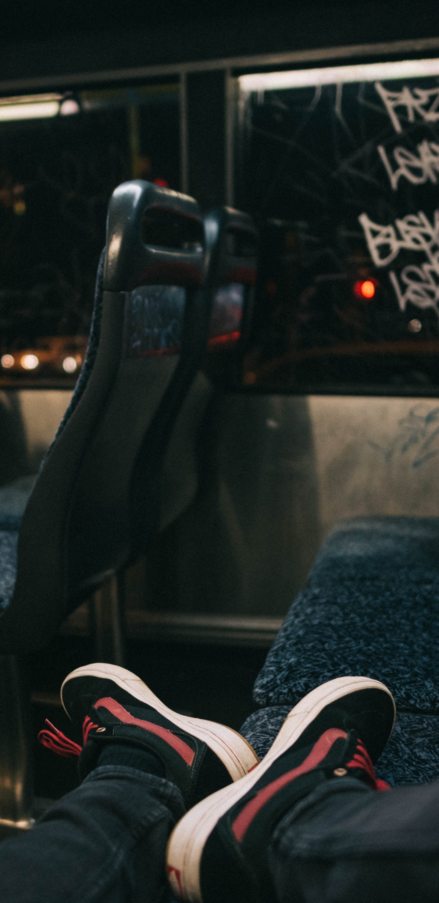 Обои транспорт, авто, общественный транспорт, автомобильные запчасти, вождение в разрешении 1440x2960