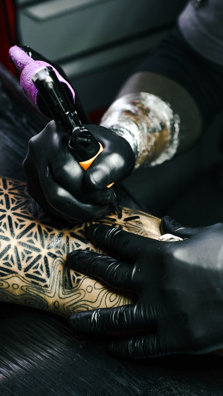 Обои тату, татуировщик, обувь, ткань, башмак в разрешении 750x1334