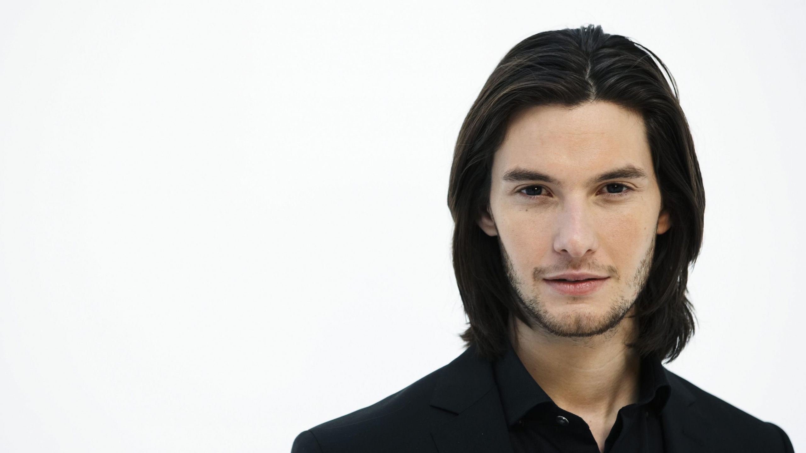 Обои прическа, длинные волосы, волосы, подбородок, шерсть в разрешении 2560x1440