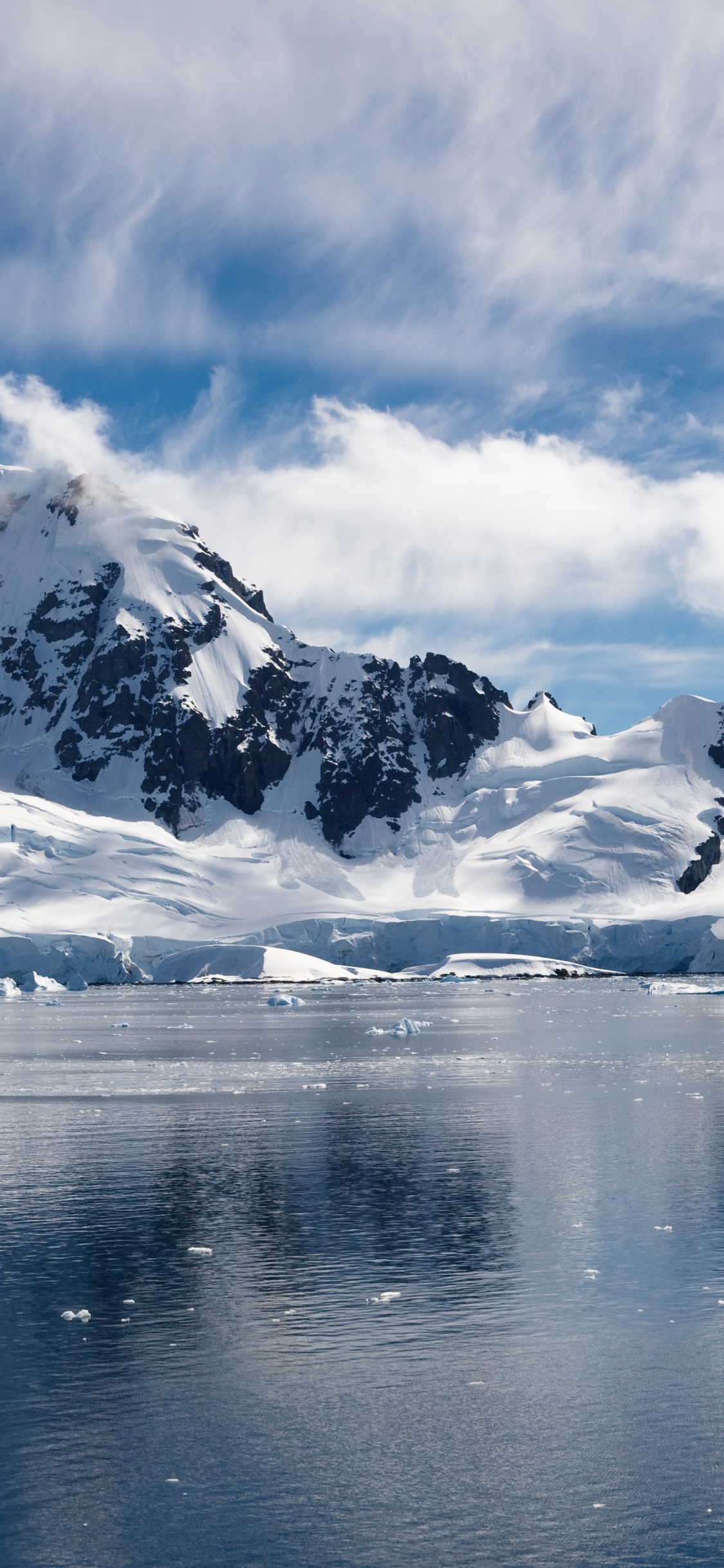 Обои снег, море, Остров, гора, полярные льды в разрешении 1125x2436