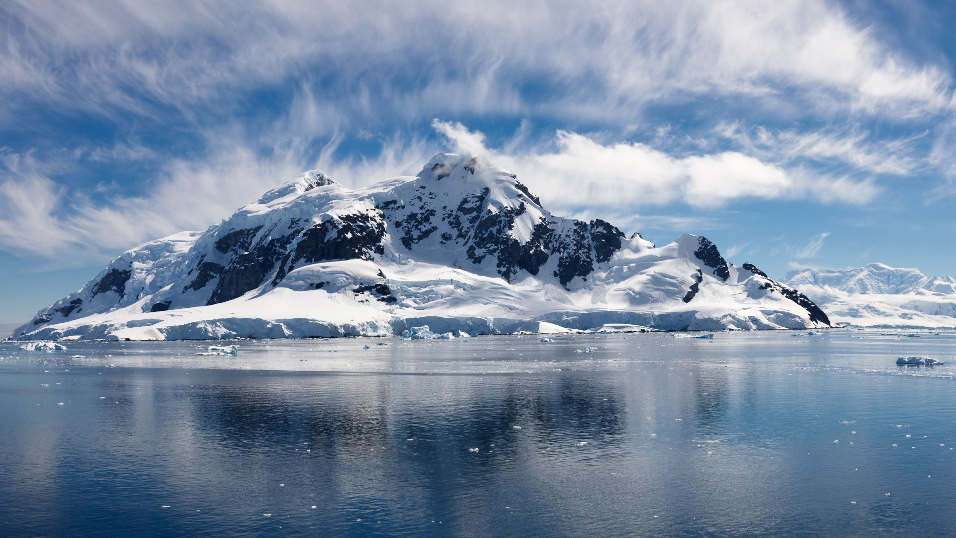 Обои снег, море, Остров, гора, полярные льды в разрешении 1920x1080