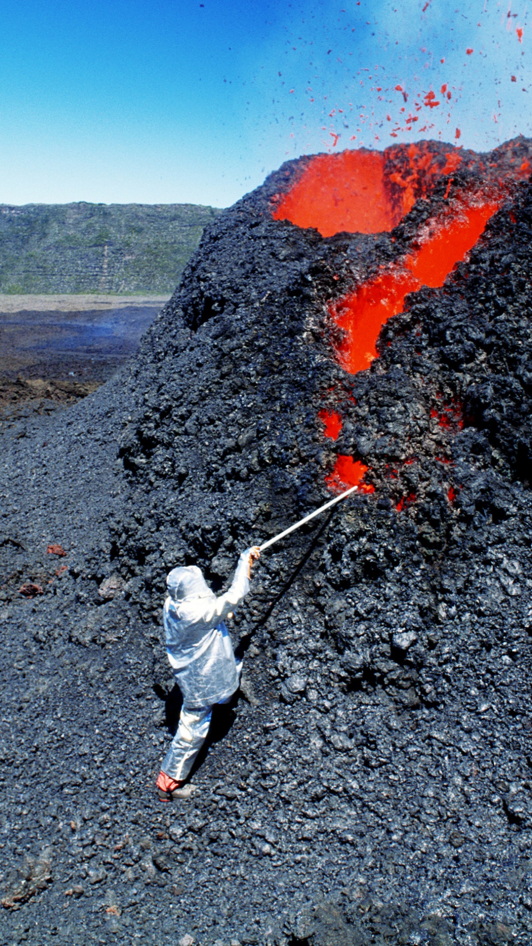 Обои лава, вулкан, геология, рок, лавовые равнины в разрешении 1080x1920