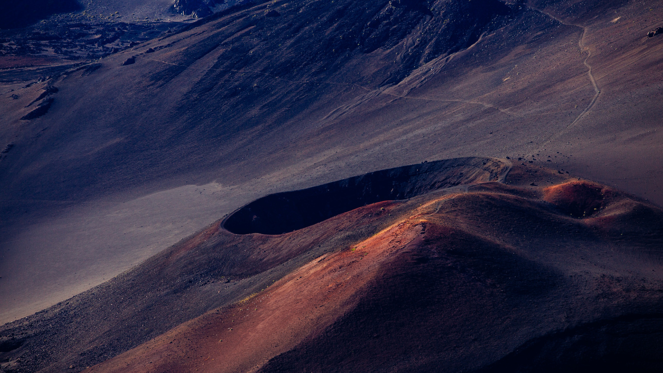 Обои щитовой вулкан, гора, дикая местность, нагорье, атмосфера в разрешении 1366x768