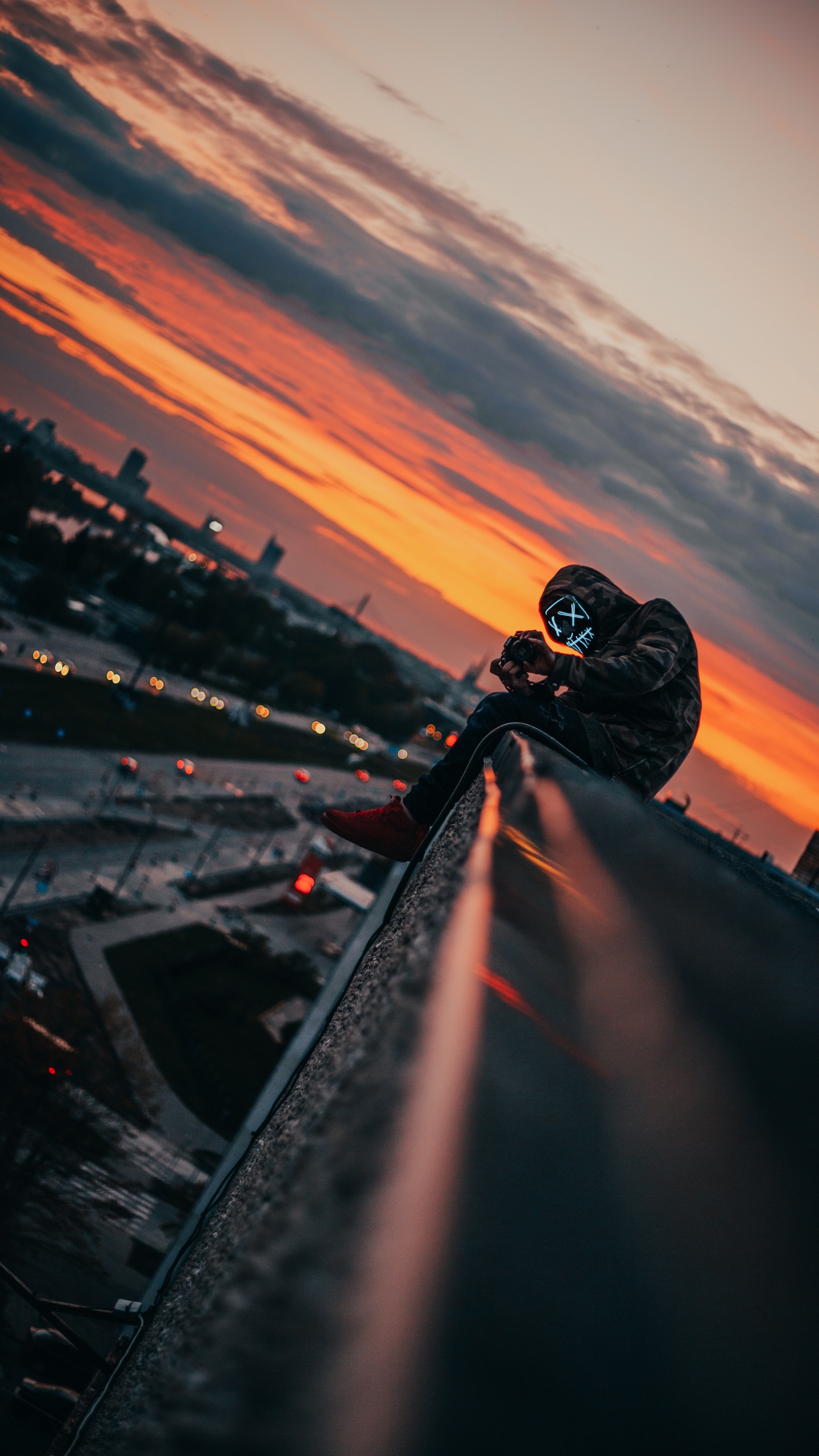 Обои облако, атмосфера, вода, асфальт, автомобильное освещение в разрешении 1440x2560