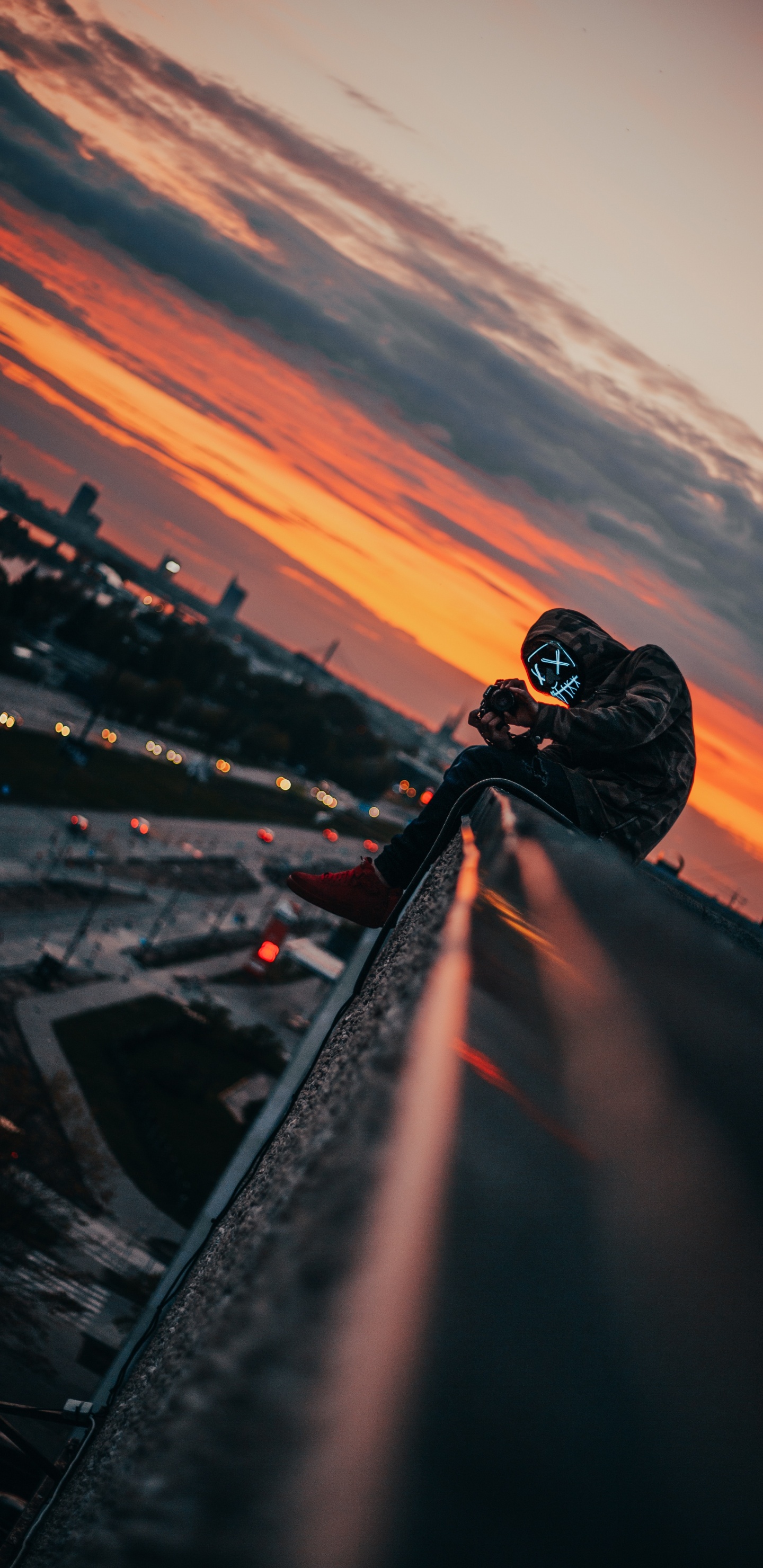 Обои облако, атмосфера, вода, асфальт, автомобильное освещение в разрешении 1440x2960