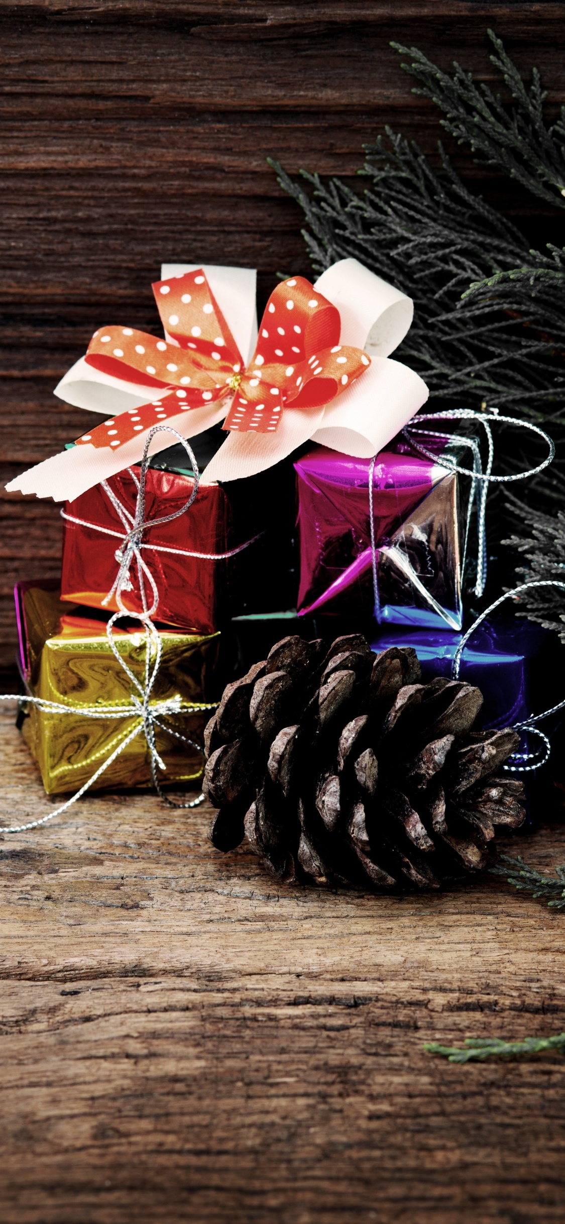 Обои Рождественский день, рождественский орнамент, Рождественские украшения, натюрморт, Рождество в разрешении 1125x2436