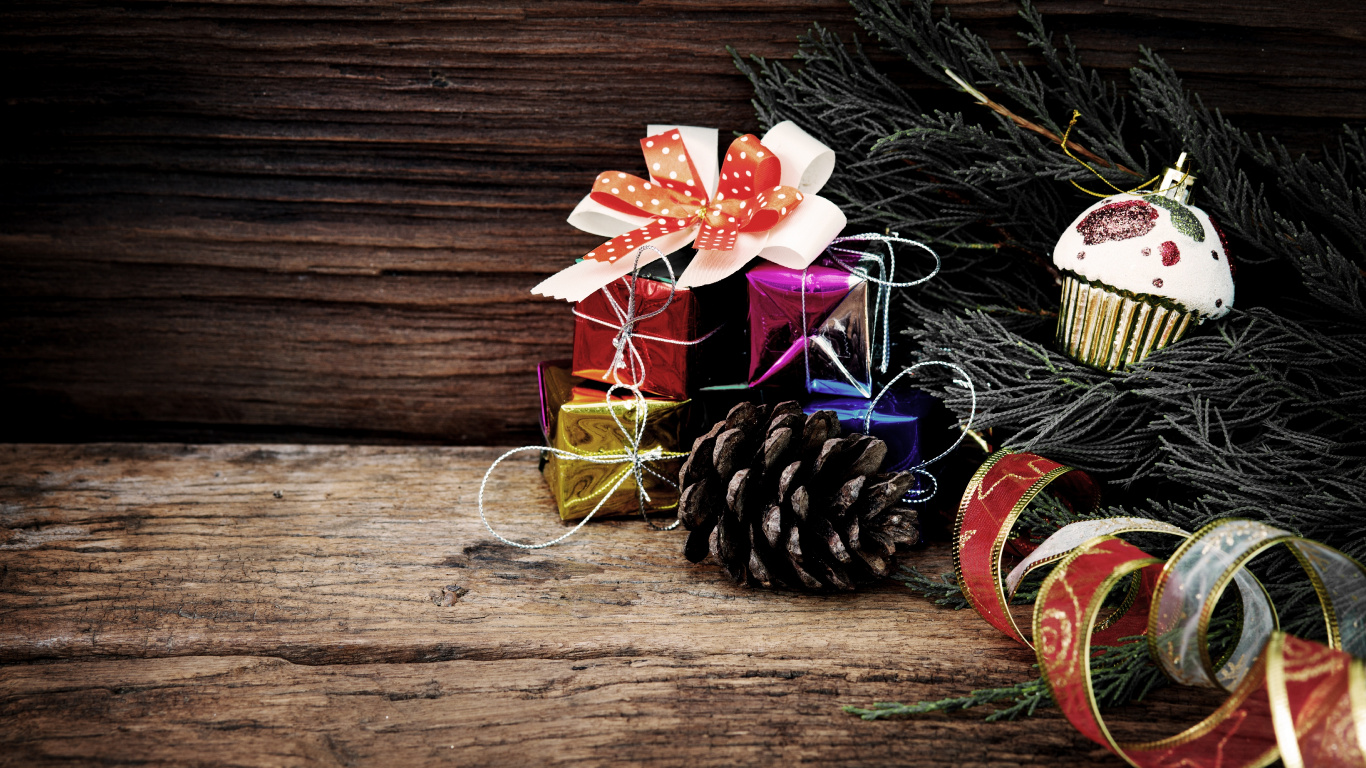 Обои Рождественский день, рождественский орнамент, Рождественские украшения, натюрморт, Рождество в разрешении 1366x768