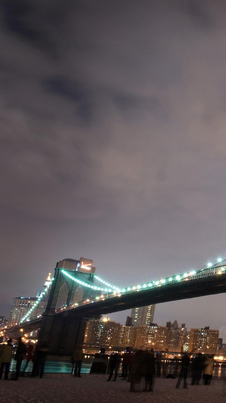 Обои Бруклинский мост, манхэттенский мост, мост, ночь, ориентир в разрешении 720x1280