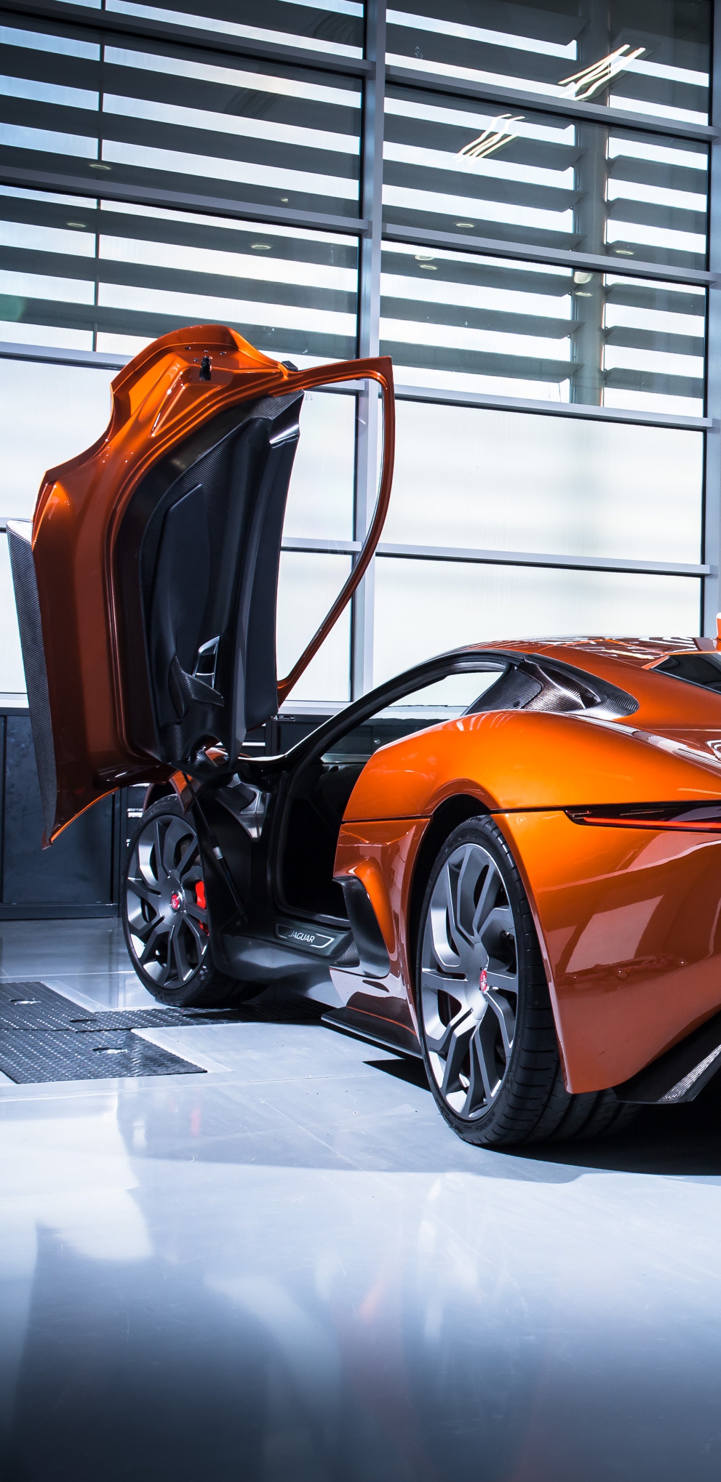 Обои автомобильный экстерьер, Ягуар С-Х75, Ягуар, автомобиль, фильм в разрешении 1440x2960