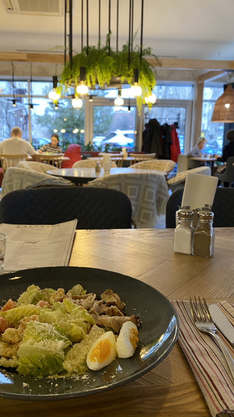 Обои завтрак, поздний завтрак, блюда, освещение, посуда в разрешении 750x1334