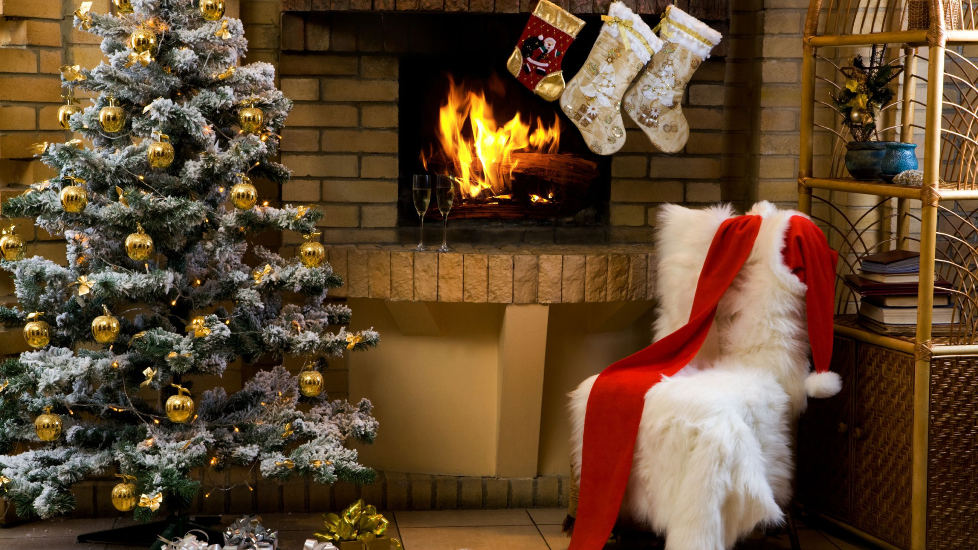 Обои Рождественский день, елка, Санта-Клаус, Рождество, Рождественские украшения в разрешении 1920x1080